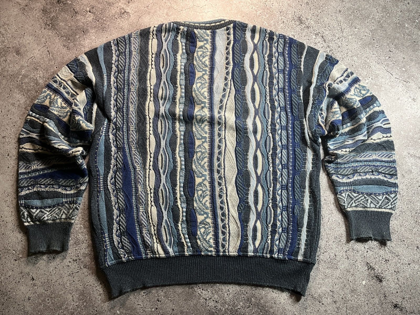 Coogi × Vintage Coogi Sweater Vintage Australian Heavy Knitted Biggie 90's Size US L / EU 52-54 / 3 - 8 Thumbnail