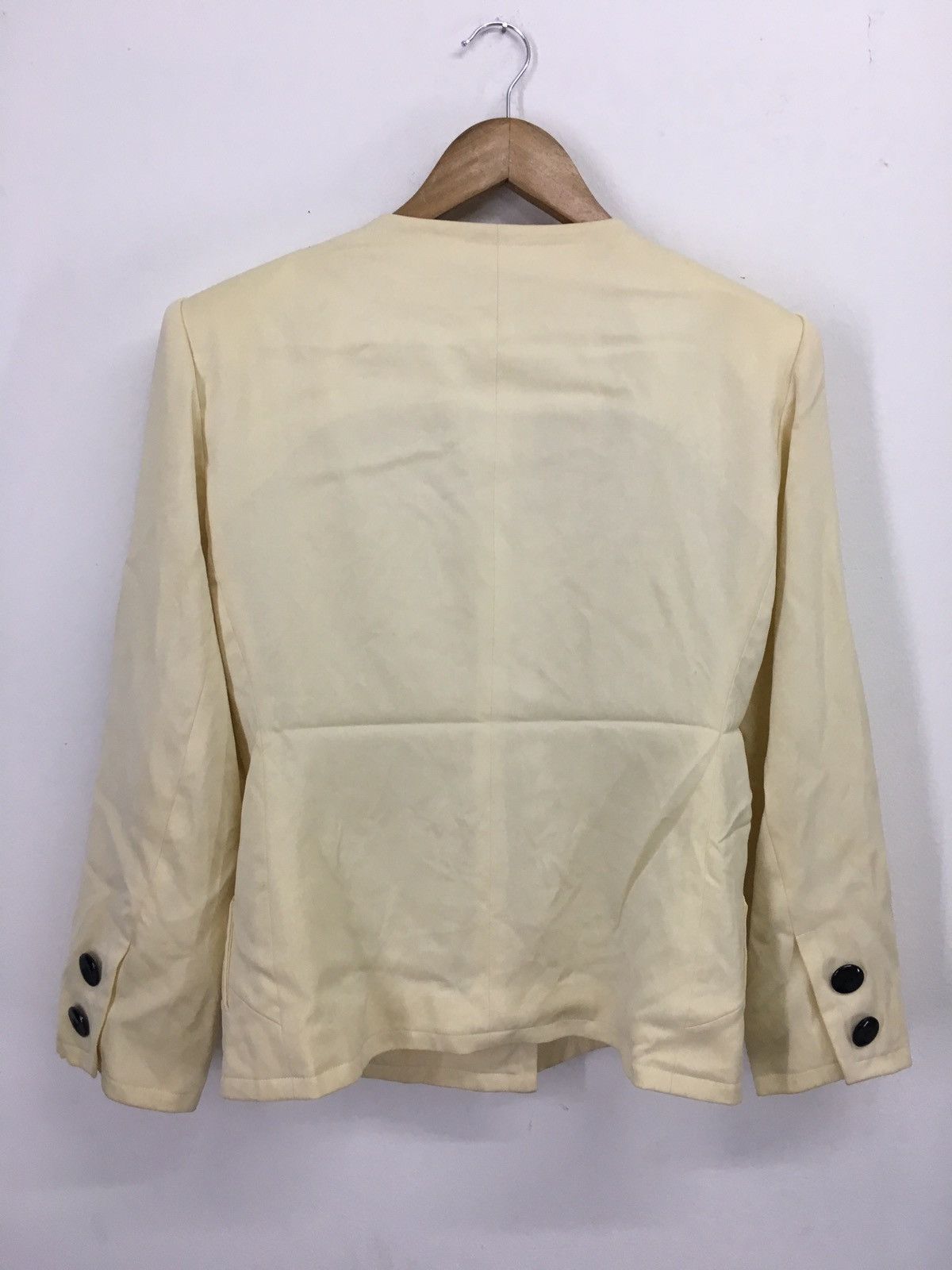 Vintage cream coat Size US M / EU 48-50 / 2 - 4 Thumbnail