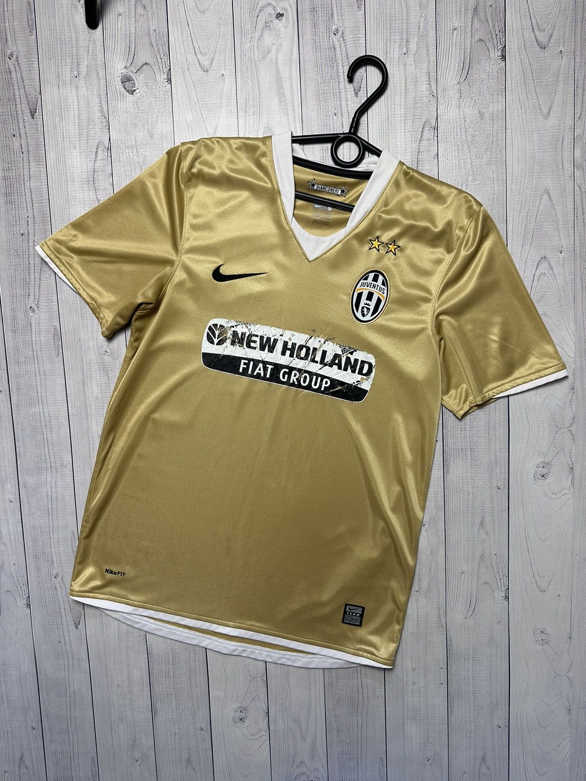 Vintage Nike Juventus soccer jersey Gold away size S