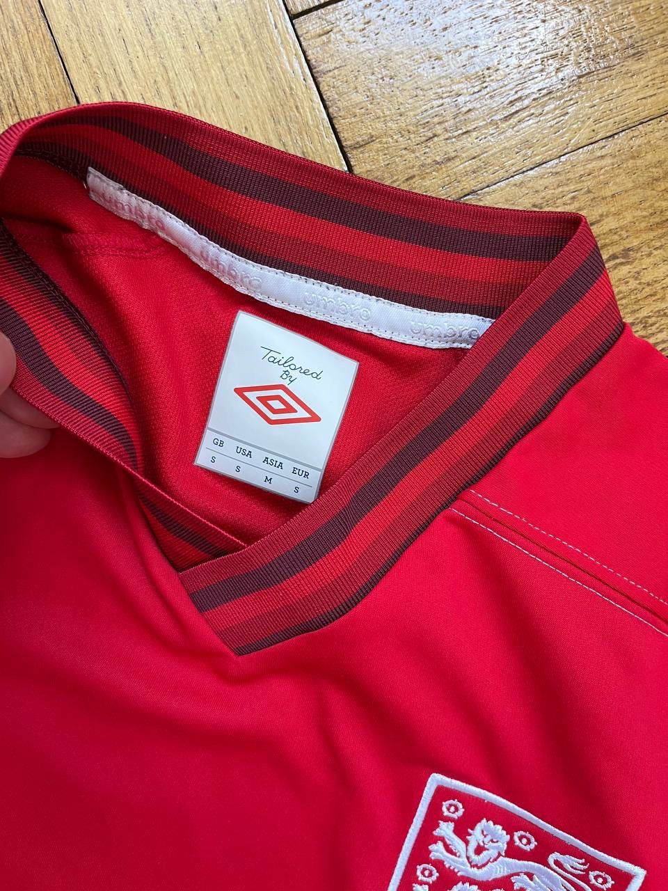 Umbro Vintage Umbro Soccer Jerseys England Size US S / EU 44-46 / 1 - 7 Thumbnail