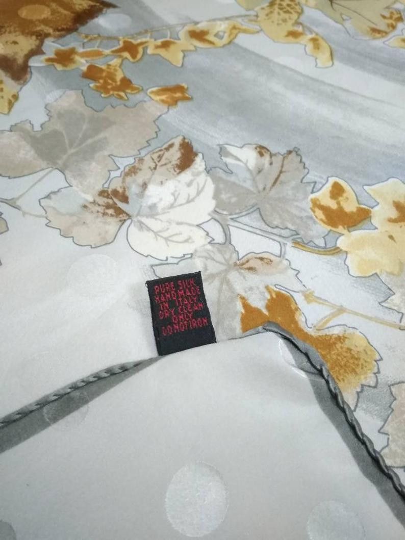 Laura Biagiotti Laura Biagiotti Silk Scarf Muffler Shawl Scarves Size ONE SIZE - 3 Thumbnail