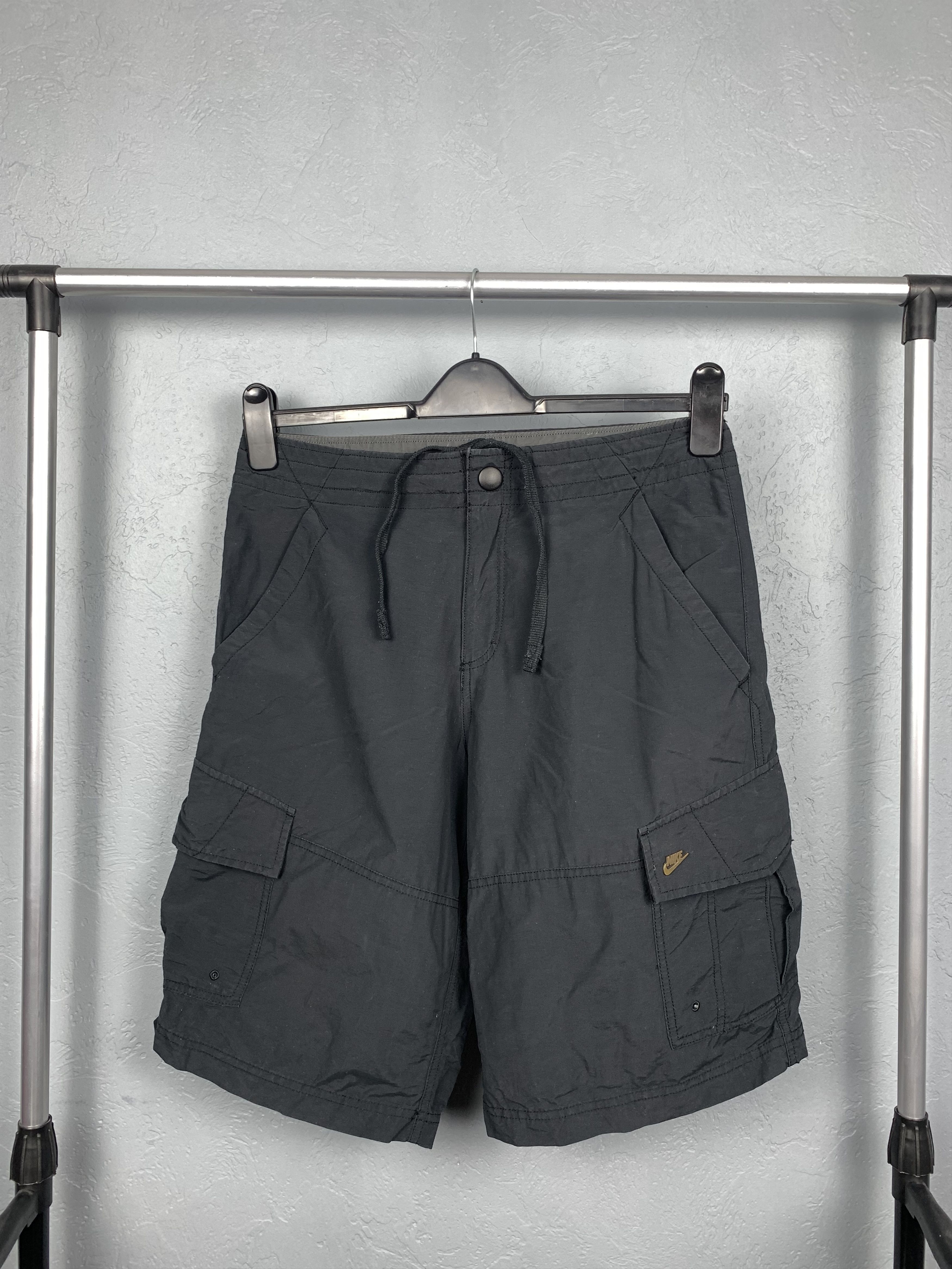 Vintage Nike Mens Cargo Shorts Y2K