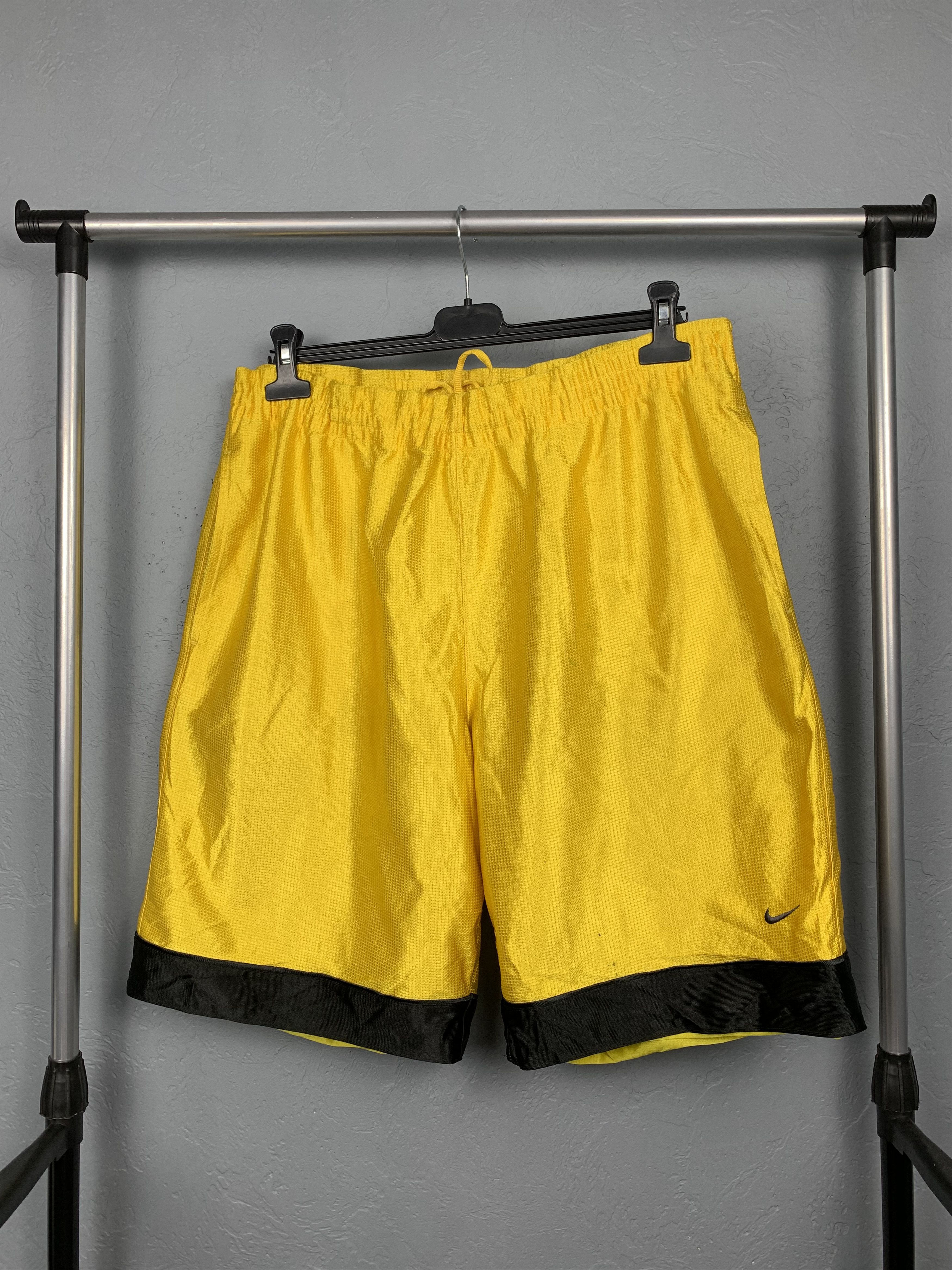 Nike Nike 90s Vintage Mens Shorts Y2K Size US 34 / EU 50 - 1 Thumbnail