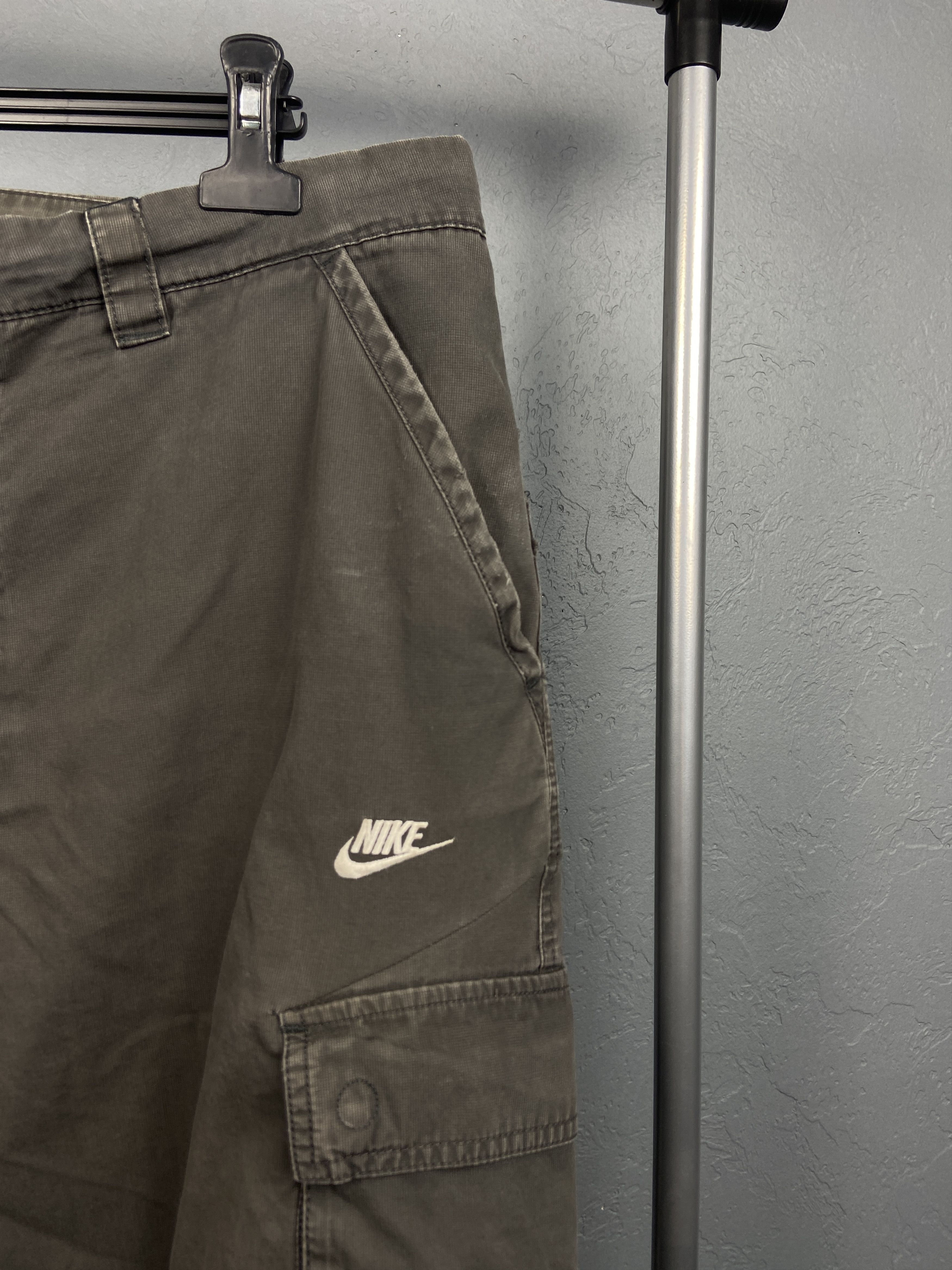 Nike Nike Vintage Faded Cargo Shorts Y2K Size US 36 / EU 52 - 2 Thumbnail