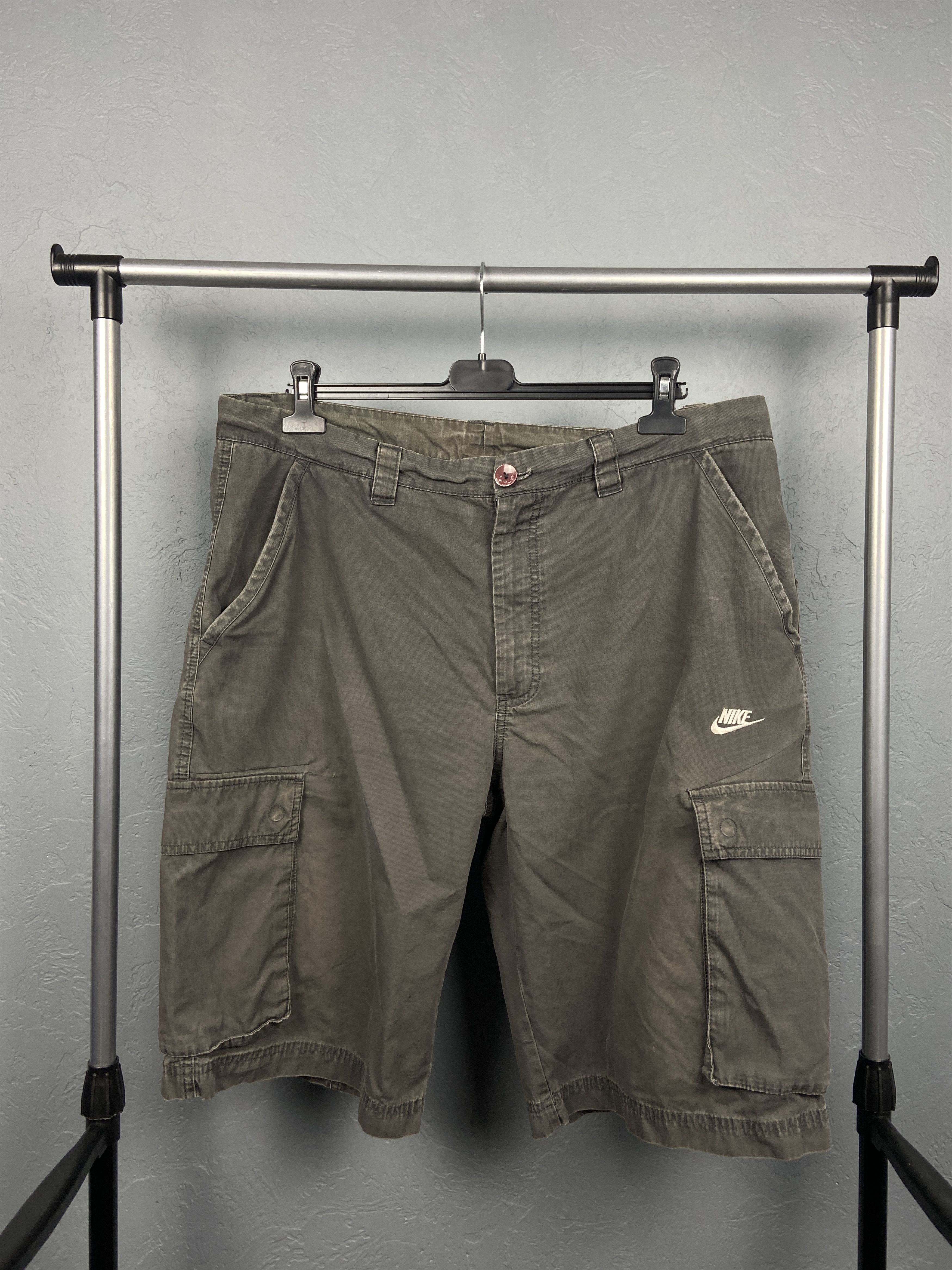 Nike Nike Vintage Faded Cargo Shorts Y2K Size US 36 / EU 52 - 1 Thumbnail