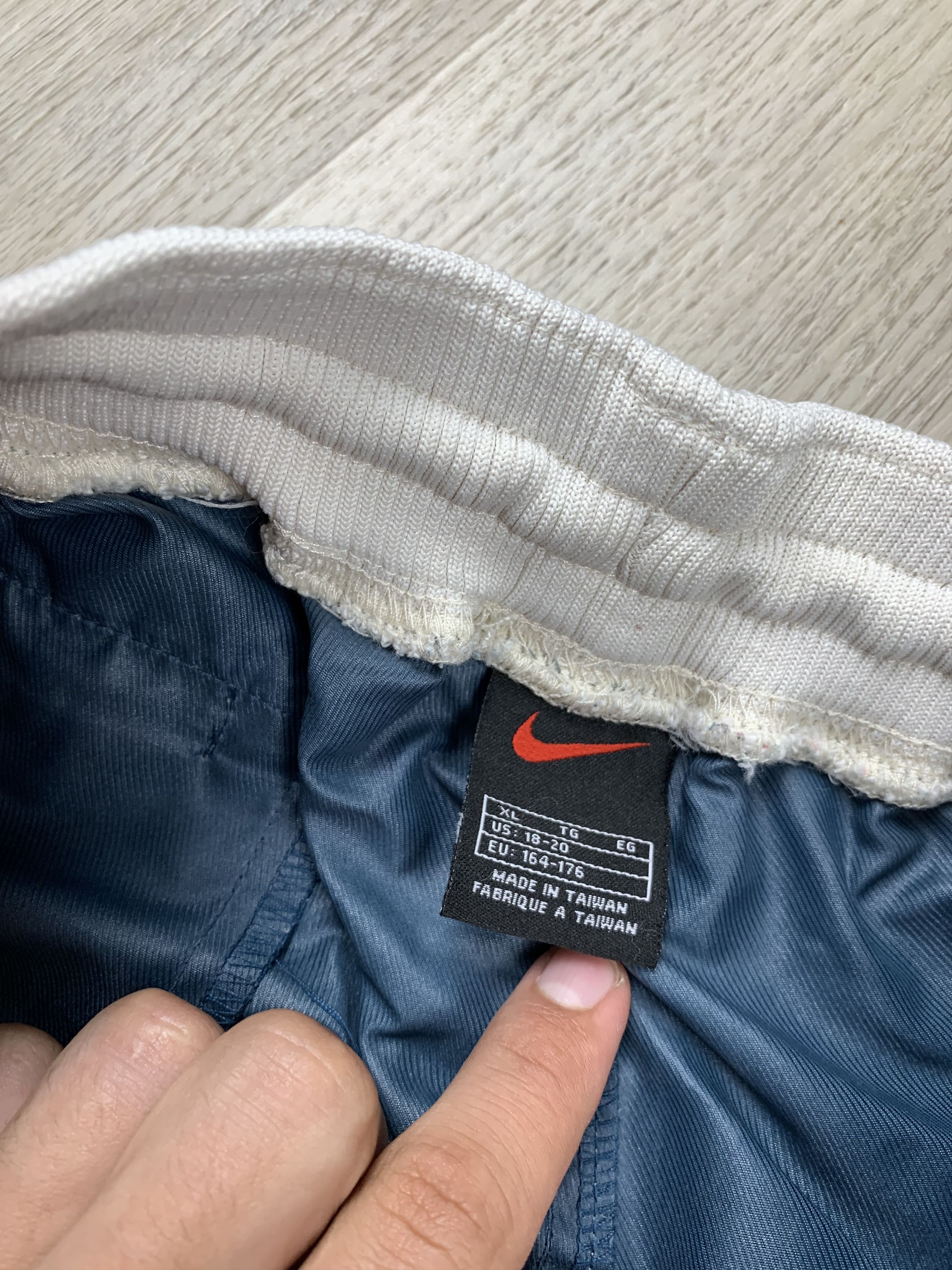 Nike × Vintage Nike Basketball Vintage Mens Nylon Pants Drill style Size US 30 / EU 46 - 7 Thumbnail