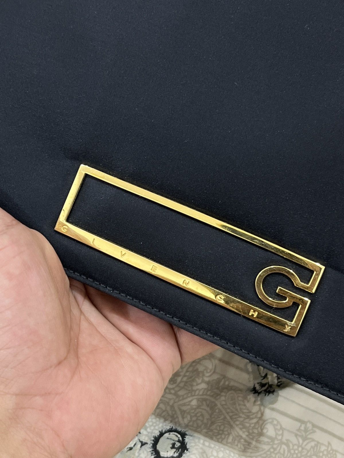 Givenchy 🔥🔥STEALS VINTAGE AUTHENTIC GIVENCHY SHOULDER BAG Size ONE SIZE - 8 Thumbnail