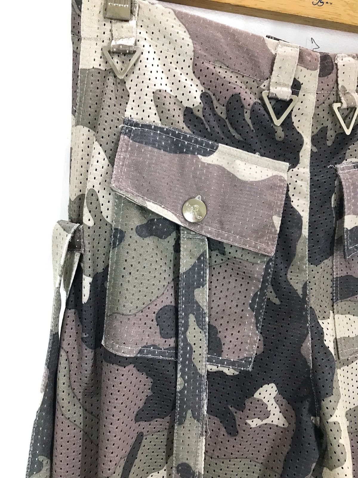 If Six Was Nine R-LONDON Camouflage Mesh Bondage Parachute Urban Cargo Pant Size US 29 - 16 Thumbnail