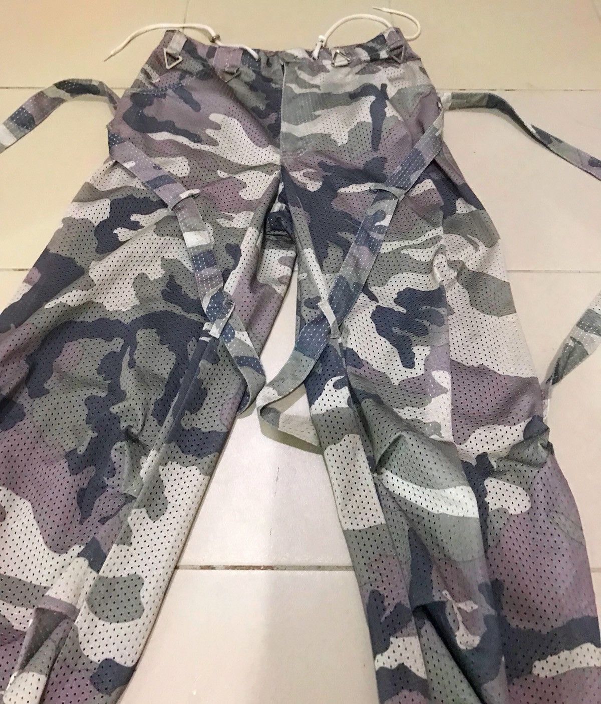 If Six Was Nine R-LONDON Camouflage Mesh Bondage Parachute Urban Cargo Pant Size US 29 - 5 Thumbnail