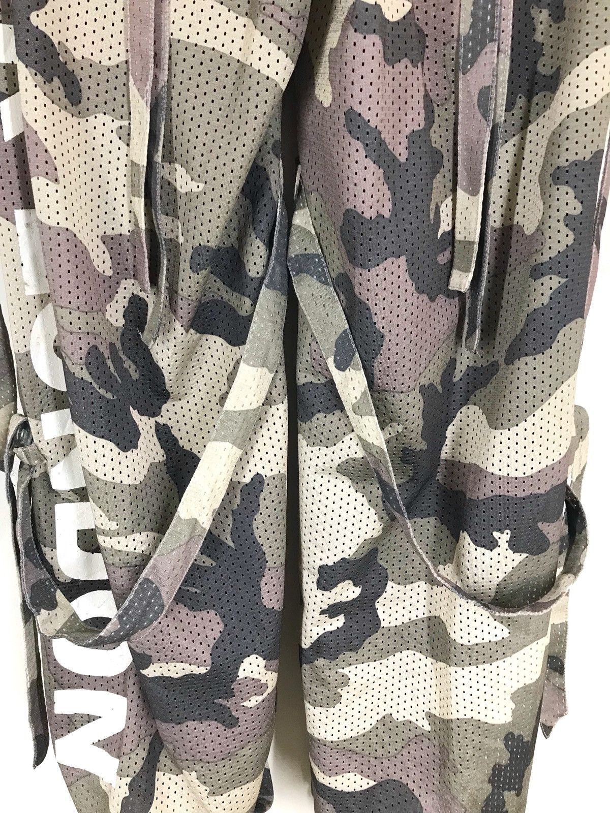 If Six Was Nine R-LONDON Camouflage Mesh Bondage Parachute Urban Cargo Pant Size US 29 - 14 Thumbnail