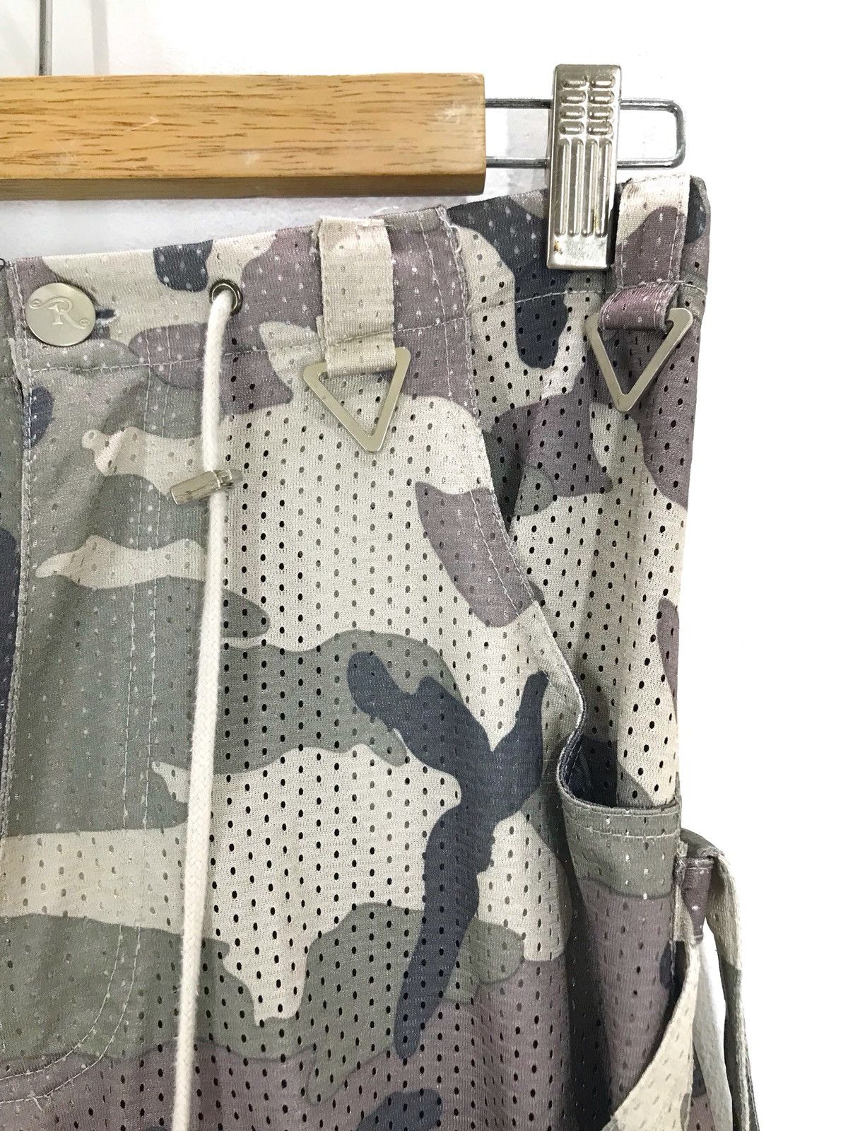 If Six Was Nine R-LONDON Camouflage Mesh Bondage Parachute Urban Cargo Pant Size US 29 - 10 Thumbnail