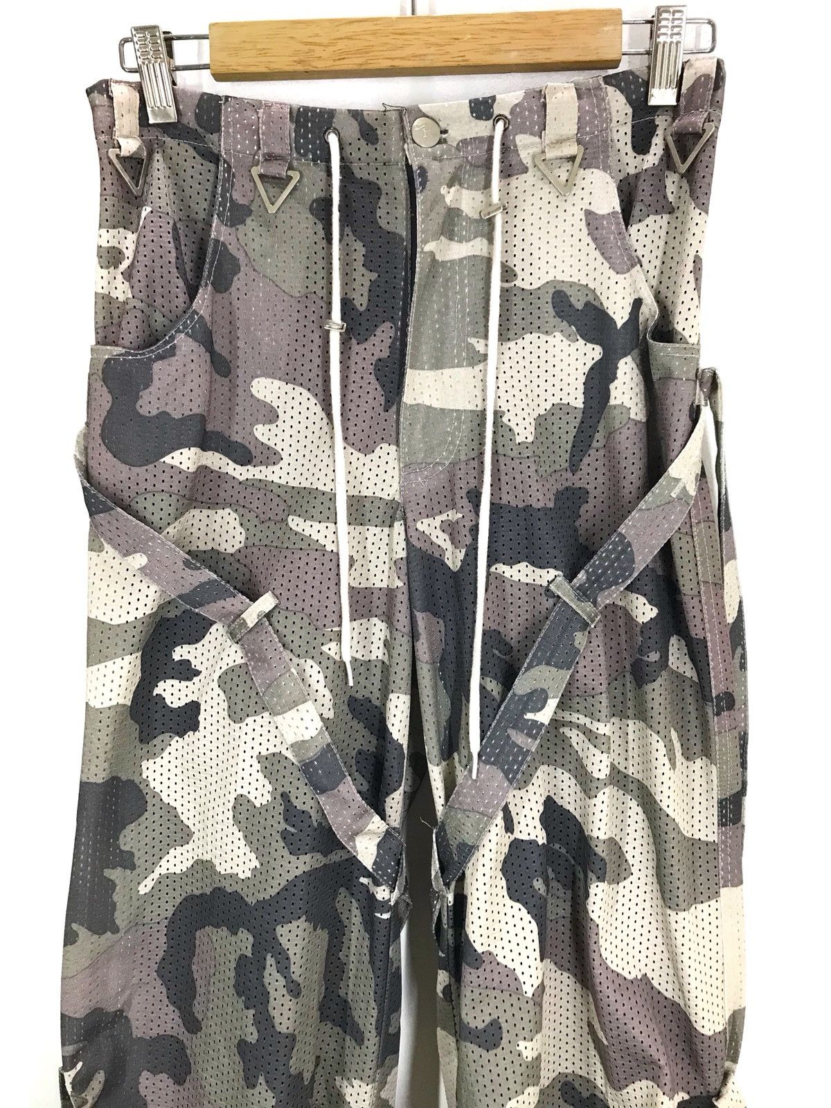 If Six Was Nine R-LONDON Camouflage Mesh Bondage Parachute Urban Cargo Pant Size US 29 - 6 Thumbnail