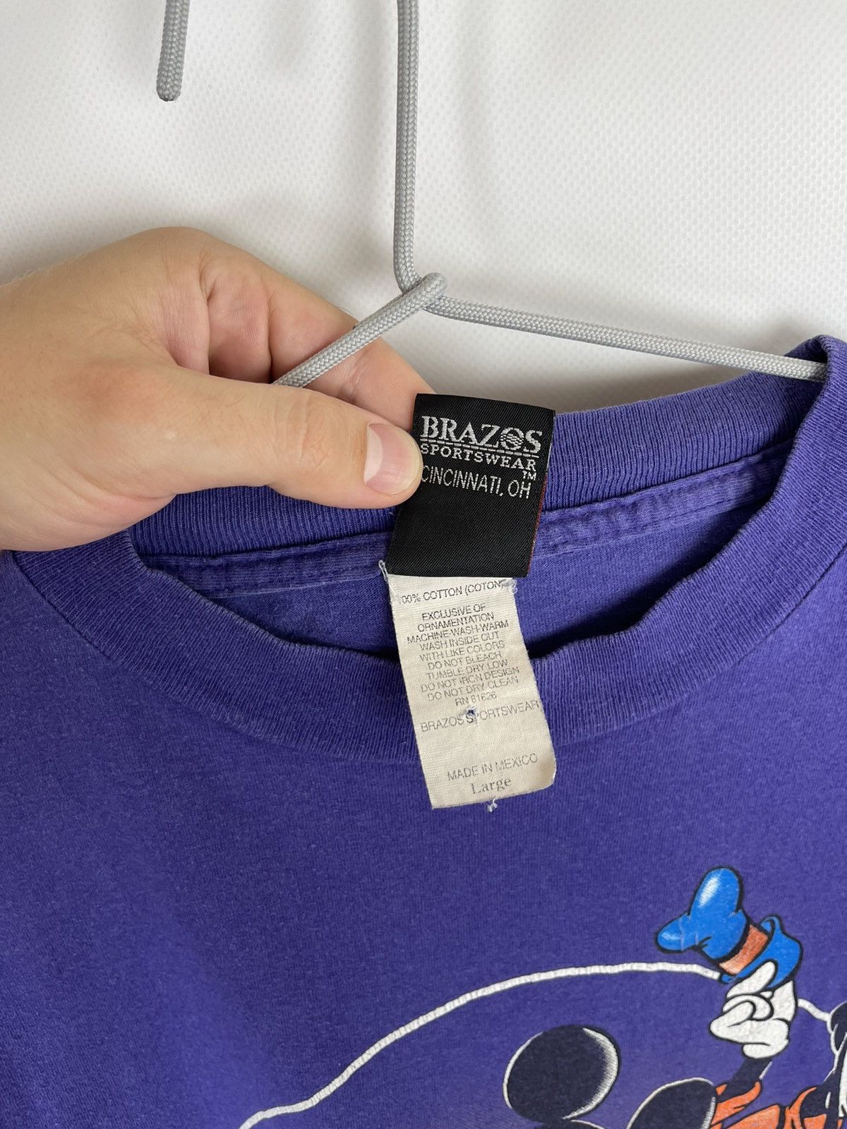 Mickey Mouse Mickey Mouse vintage 90s Donald Duck Goofy big logo tee Size US L / EU 52-54 / 3 - 8 Thumbnail
