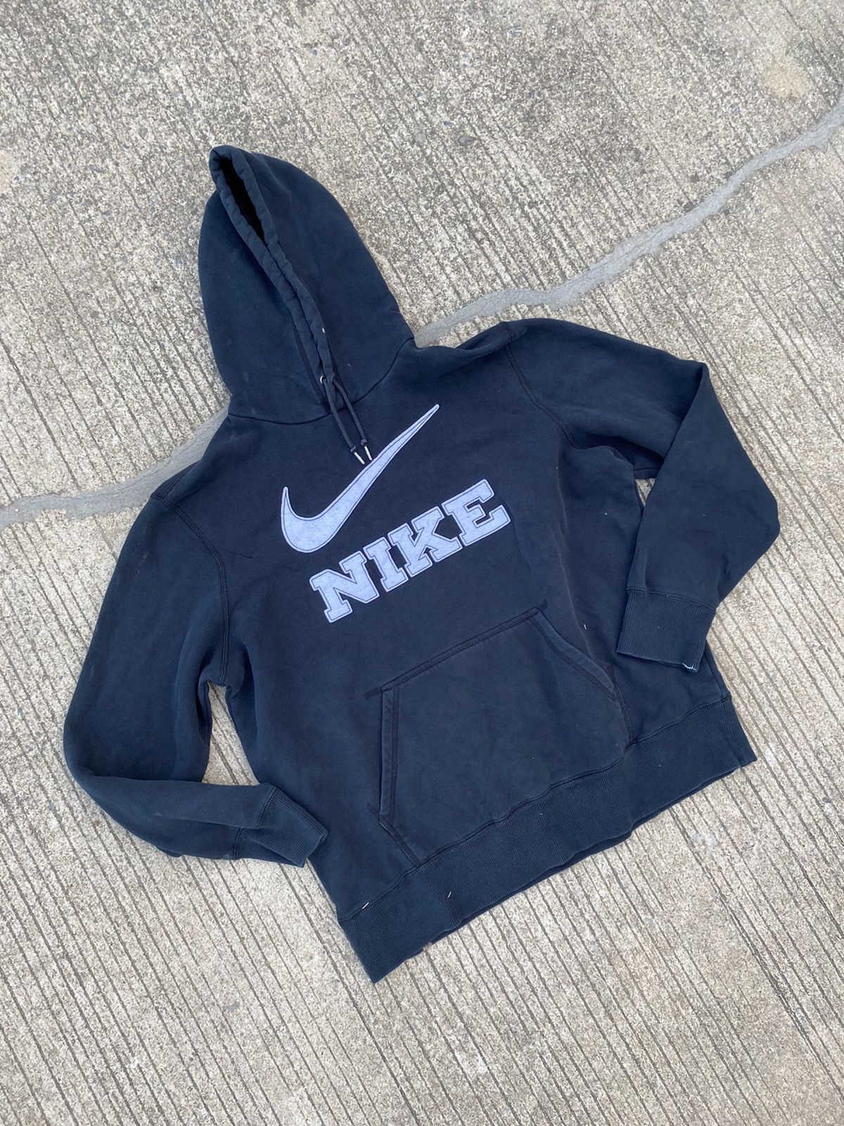 Nike Vintage Nike Spell out Hoodie Faded Size US XL / EU 56 / 4 - 23 Thumbnail