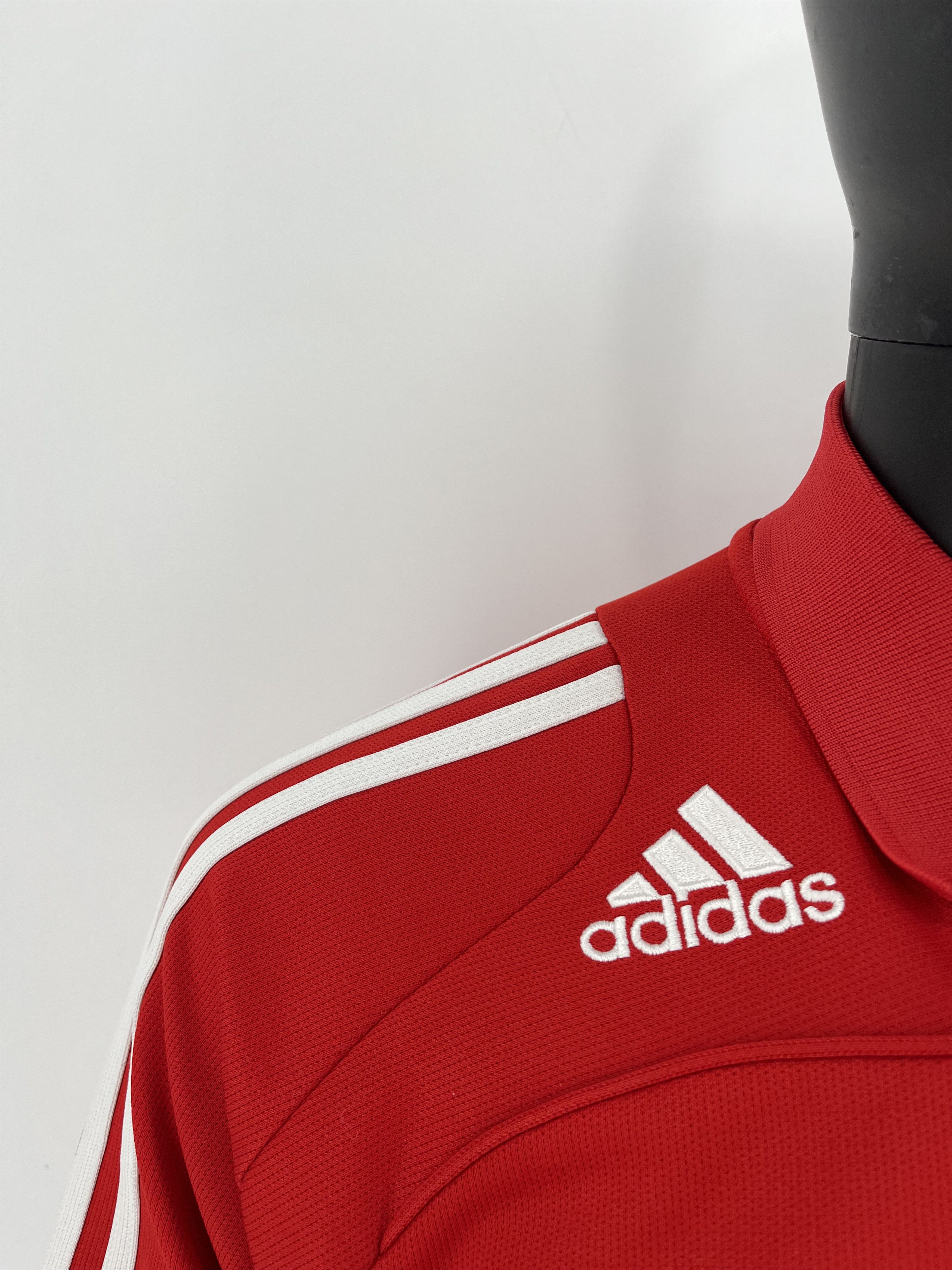 Vintage Vintage 2007-2008 Liverpool FC Home Jersey by Adidas Size US L / EU 52-54 / 3 - 7 Thumbnail