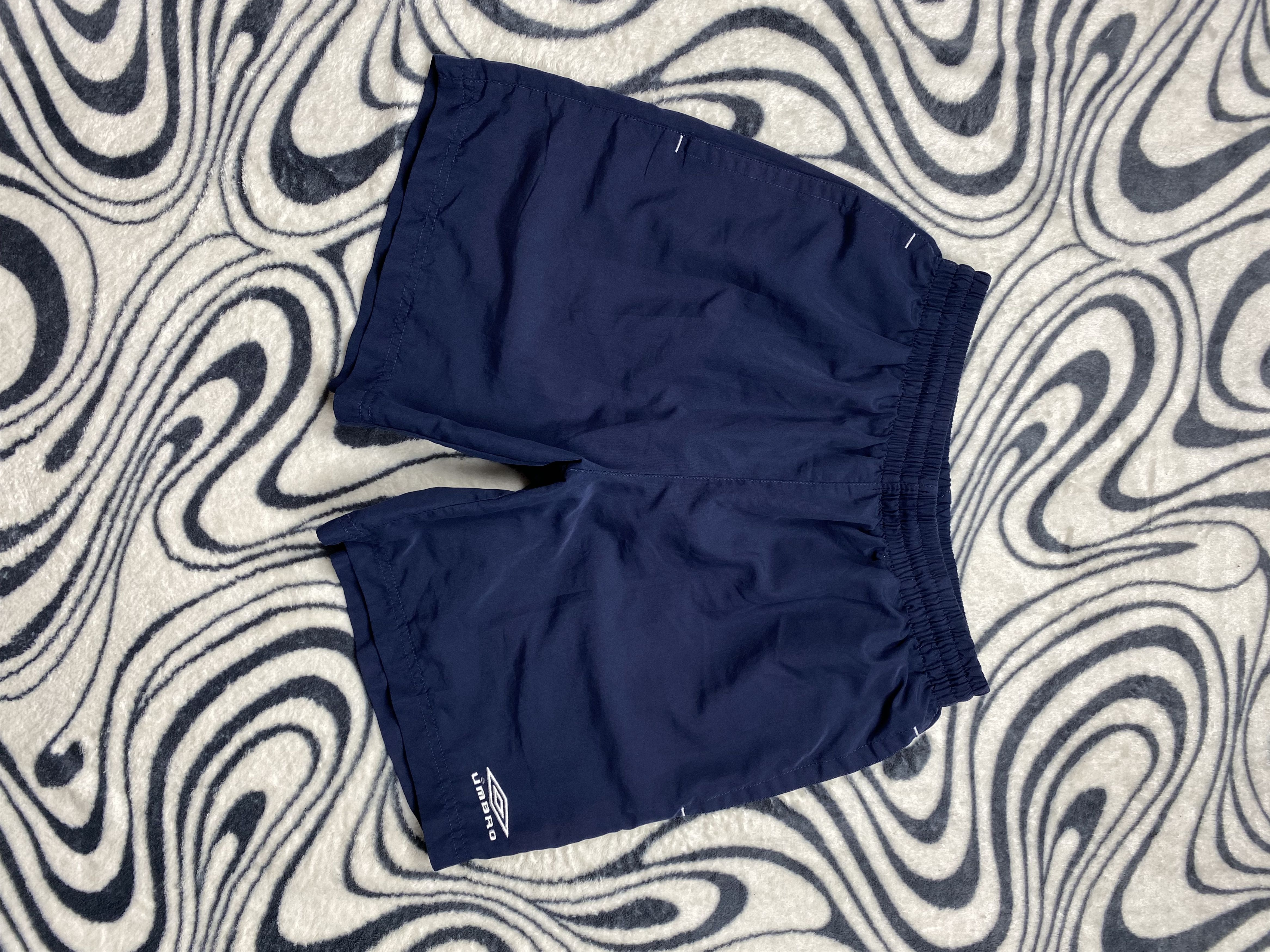 Umbro × Vintage Umbro Vintage Mens Nylon Shorts Y2K Size US 30 / EU 46 - 1 Thumbnail