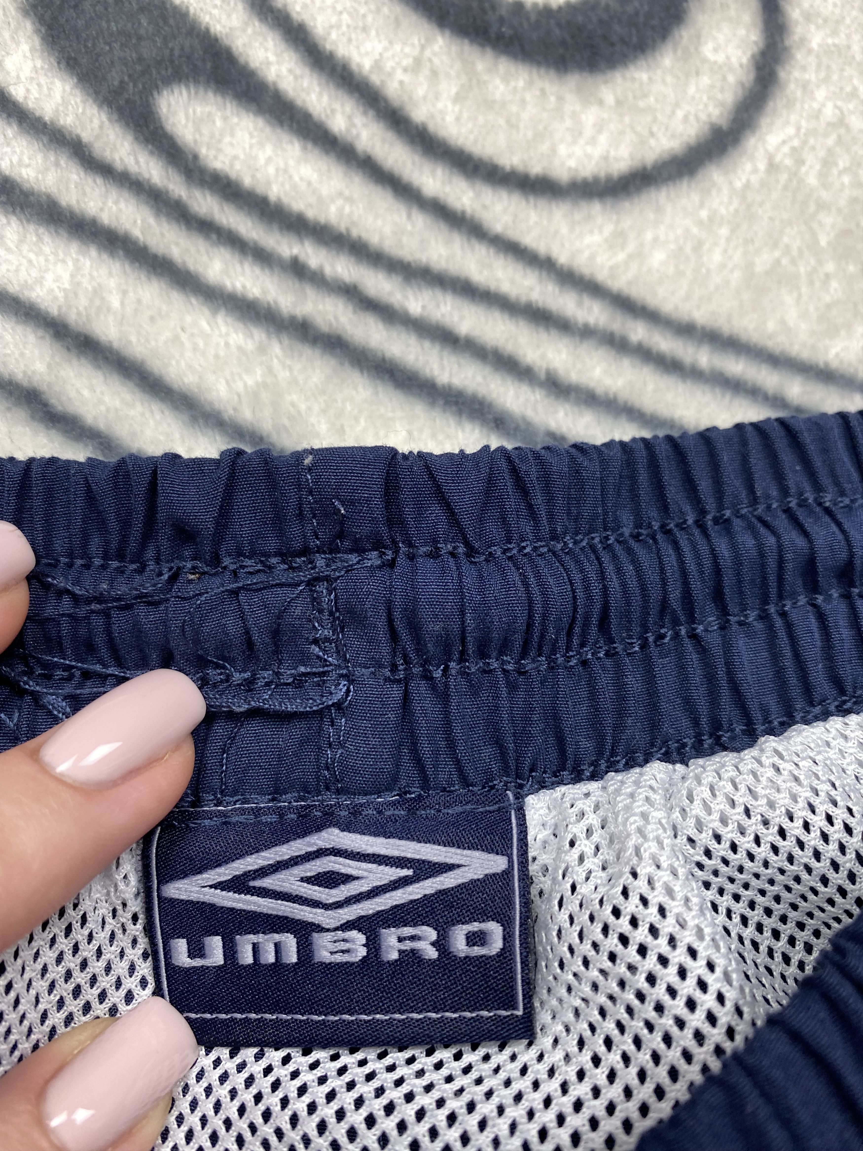 Umbro × Vintage Umbro Vintage Mens Nylon Shorts Y2K Size US 30 / EU 46 - 5 Thumbnail