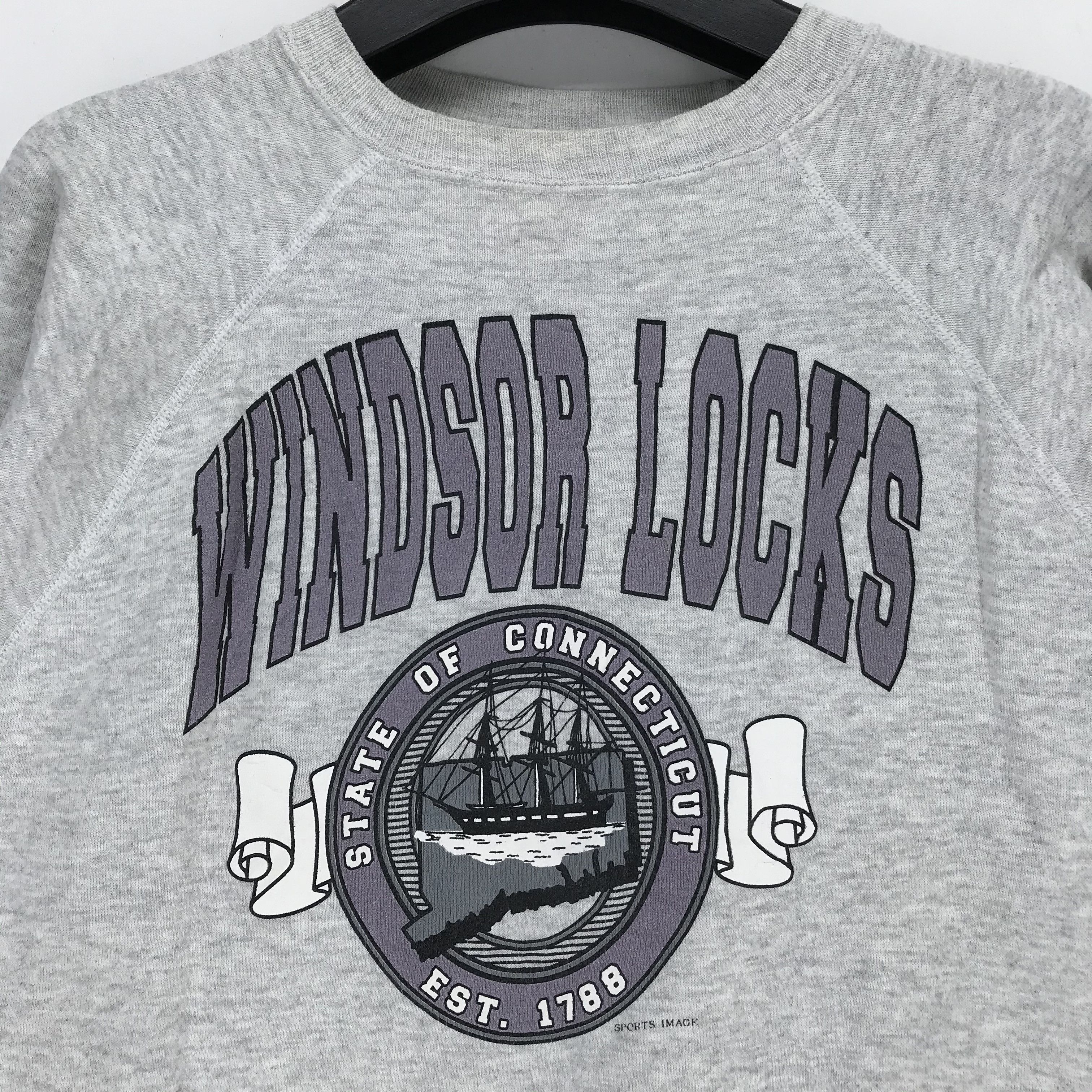 Hanes Vintage WINDSOR LOCKS Big Logo Sweatshirts #2268-89 Size XL / US 12-14 / IT 48-50 - 3 Thumbnail