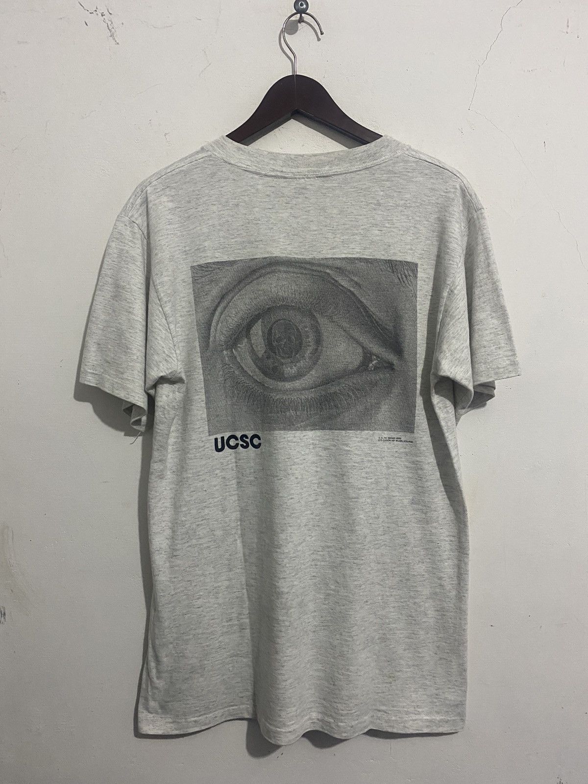 image of Art x Vintage Bindingoffervintage M.c. Escher Andazia Skull Eye in Grey, Men's (Size Medium)