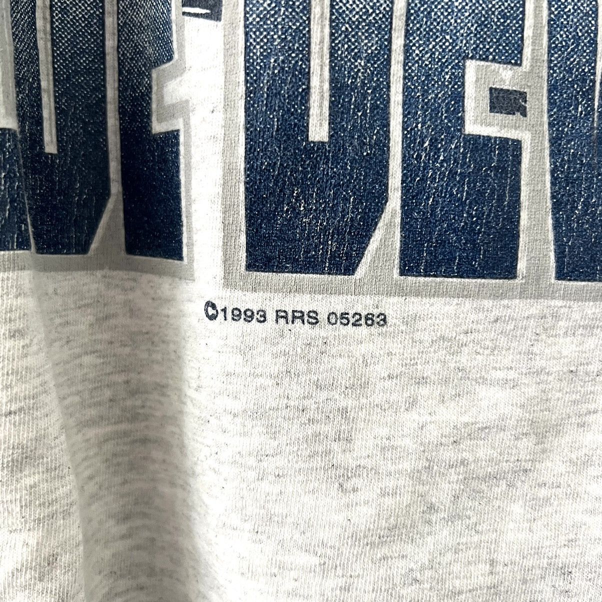 Vintage Vintage 1993 Duke Blue Devils Crest Logo Tee Shirt Size US L / EU 52-54 / 3 - 3 Thumbnail
