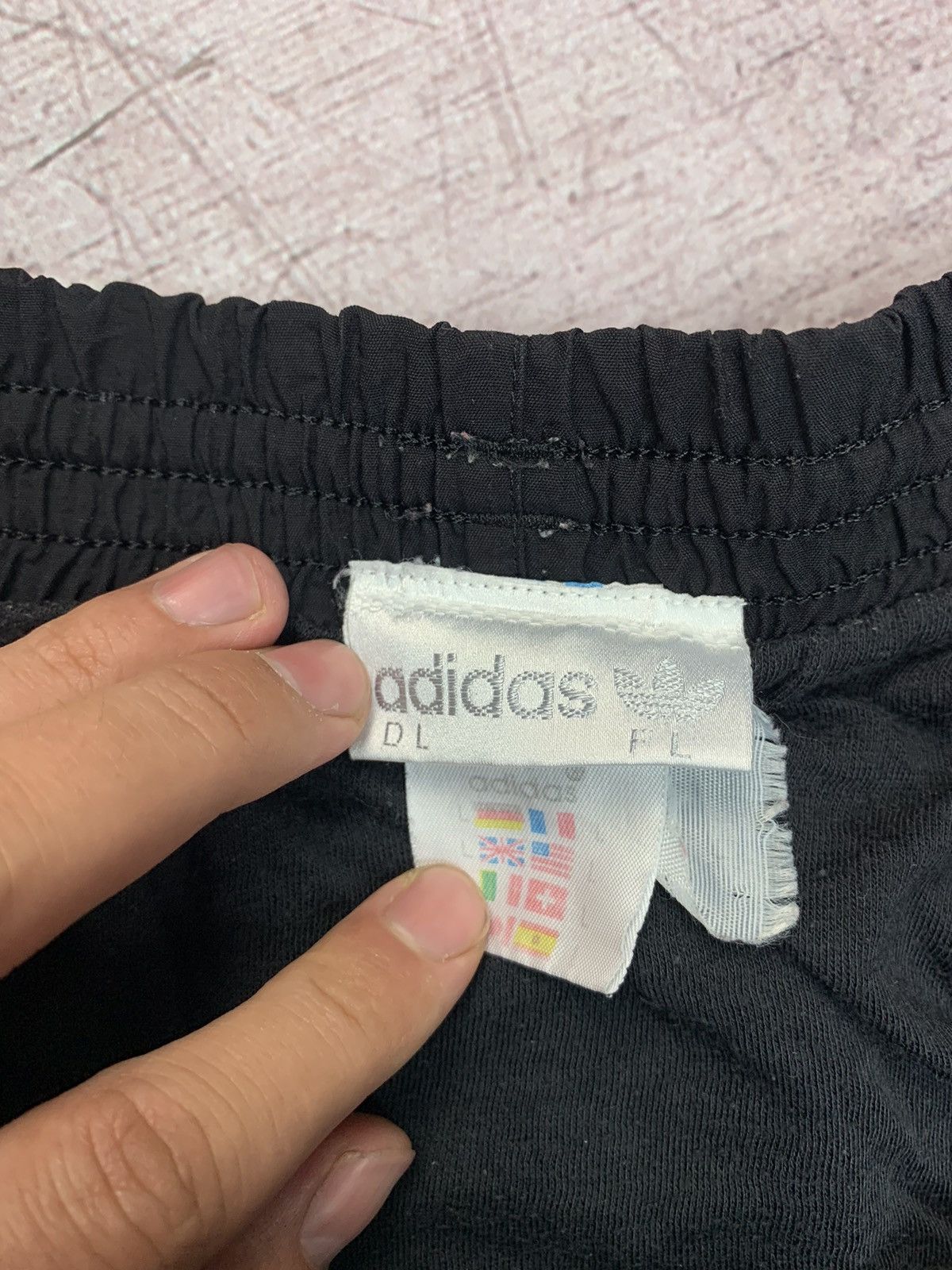 Adidas × Vintage Adidas Vintage Mens Nylon Shorts Size US 34 / EU 50 - 7 Thumbnail