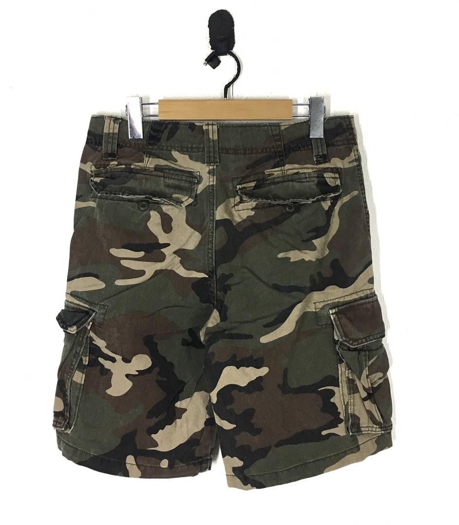 Japanese Brand × Old Navy Old Navy Ultimate Slim Camo Print Shorts Size US 30 / EU 46 - 2 Thumbnail
