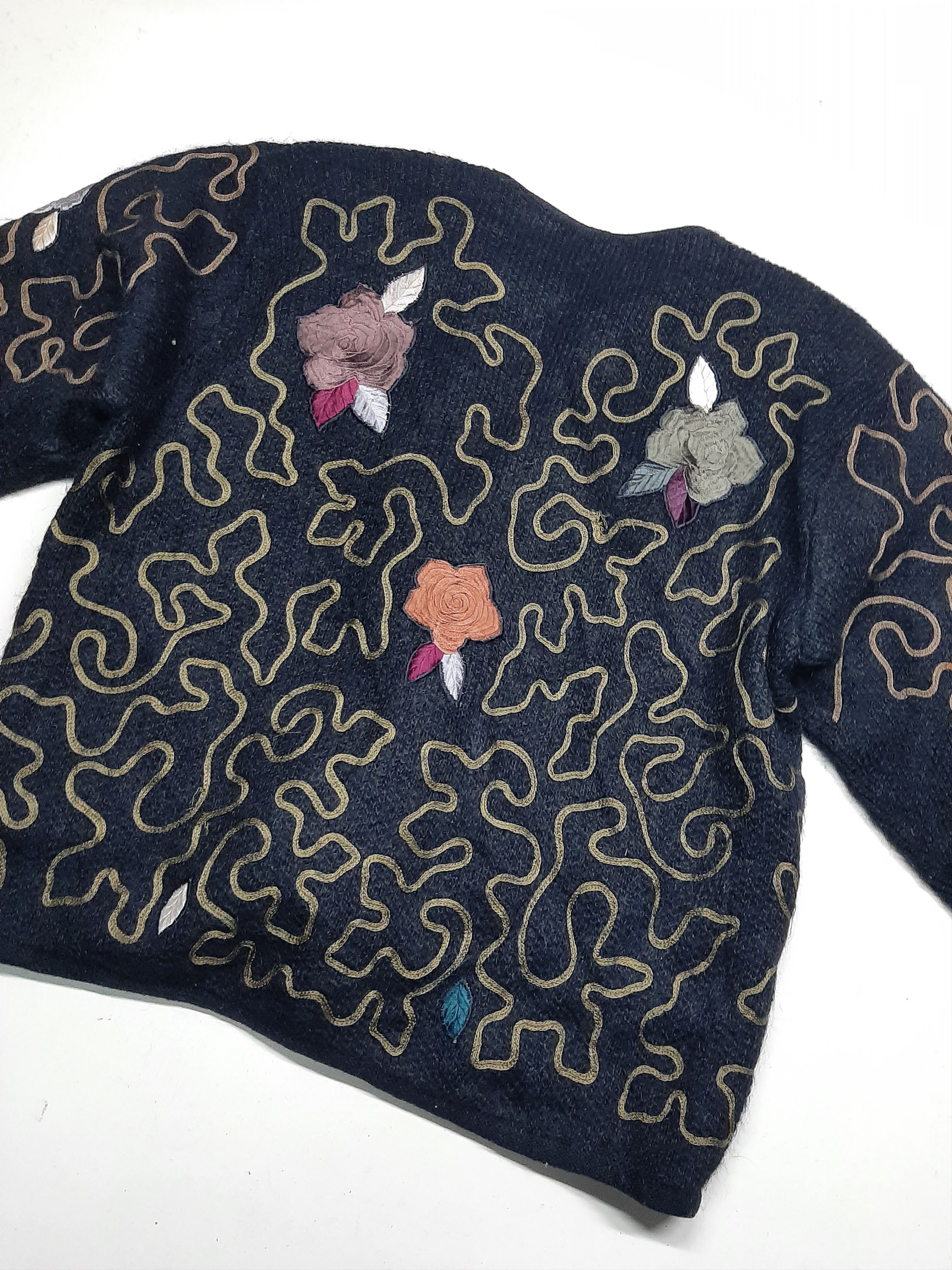 Vintage VINTAGE KNITWEAR CLASSIC DESIGN EMBROIDERY🌹 NICE DESIGN Size US L / EU 52-54 / 3 - 7 Thumbnail