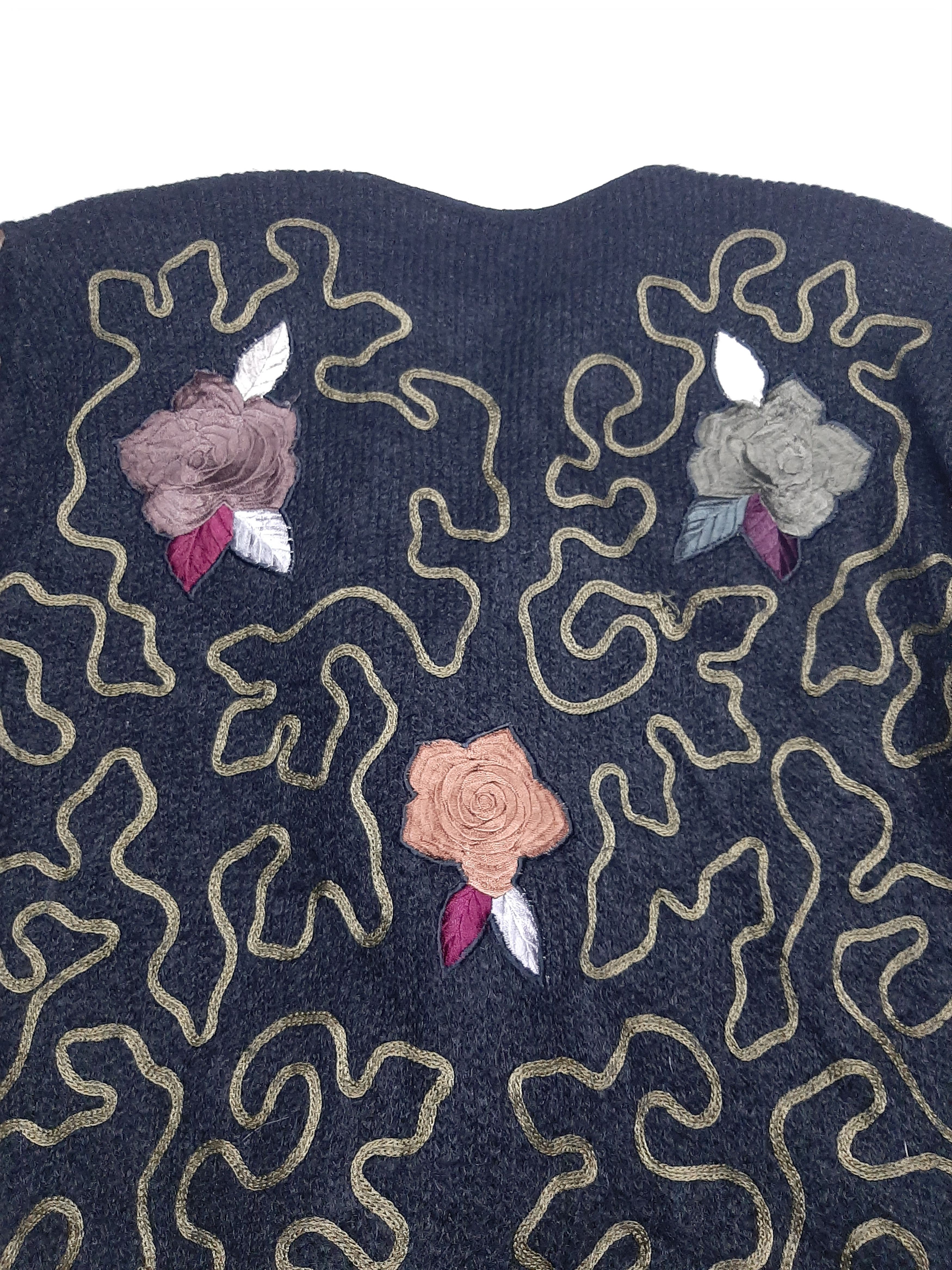 Vintage VINTAGE KNITWEAR CLASSIC DESIGN EMBROIDERY🌹 NICE DESIGN Size US L / EU 52-54 / 3 - 6 Thumbnail