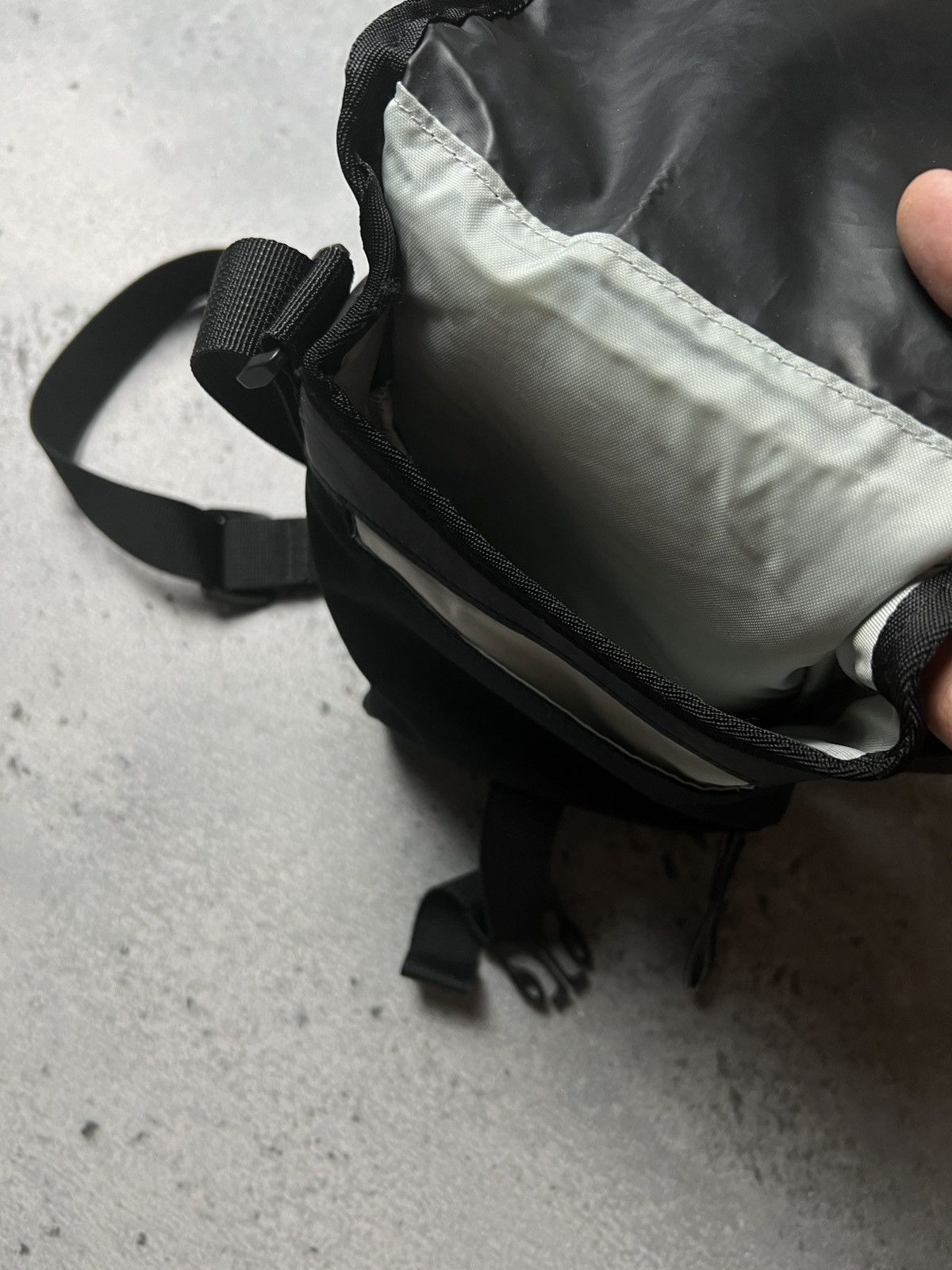 Nike 🔥 Nike Swoosh mini Messenger y2k Cordura 90s central logo Size ONE SIZE - 15 Thumbnail