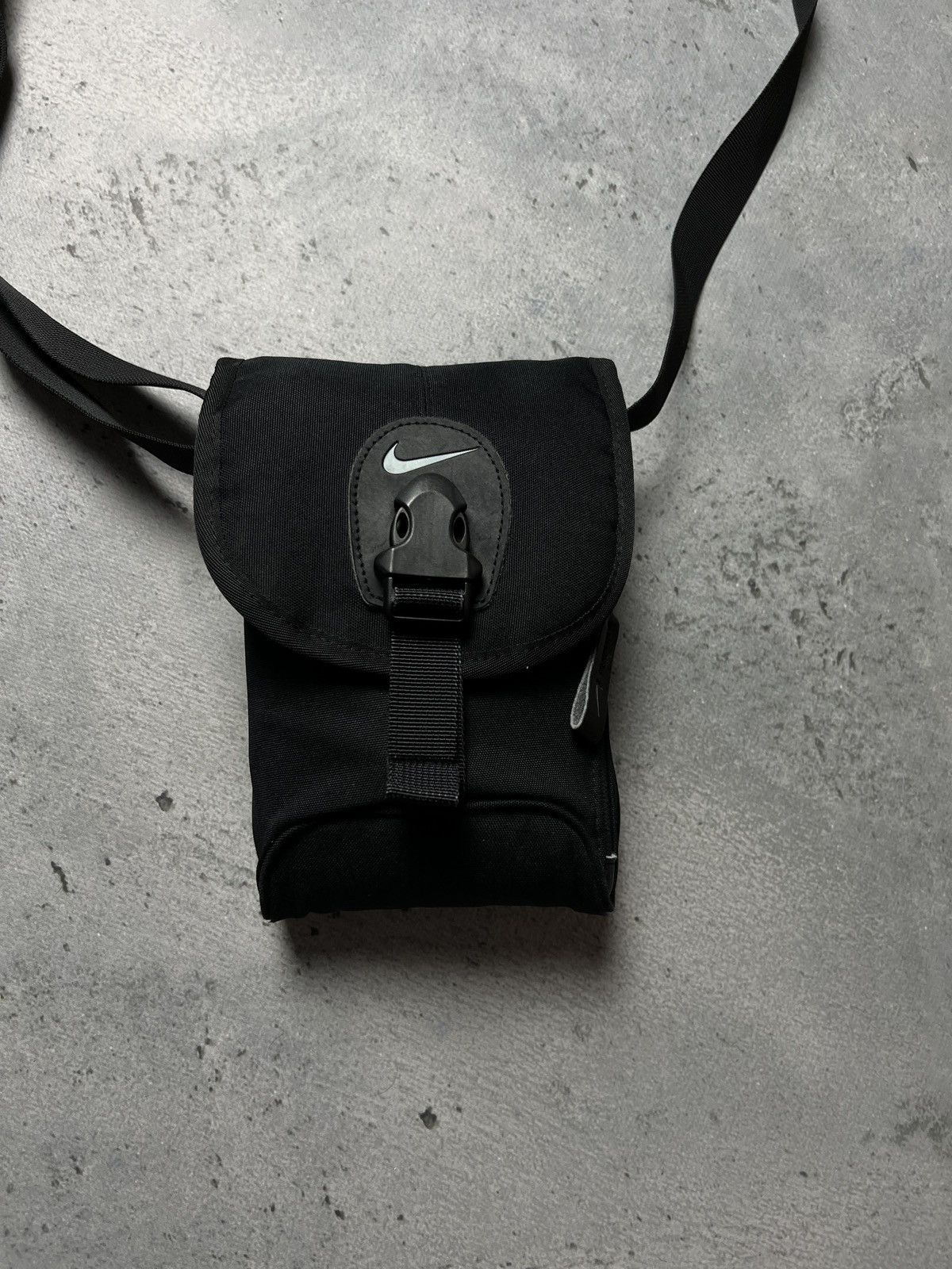 Nike 🔥 Nike Swoosh mini Messenger y2k Cordura 90s central logo Size ONE SIZE - 2 Thumbnail