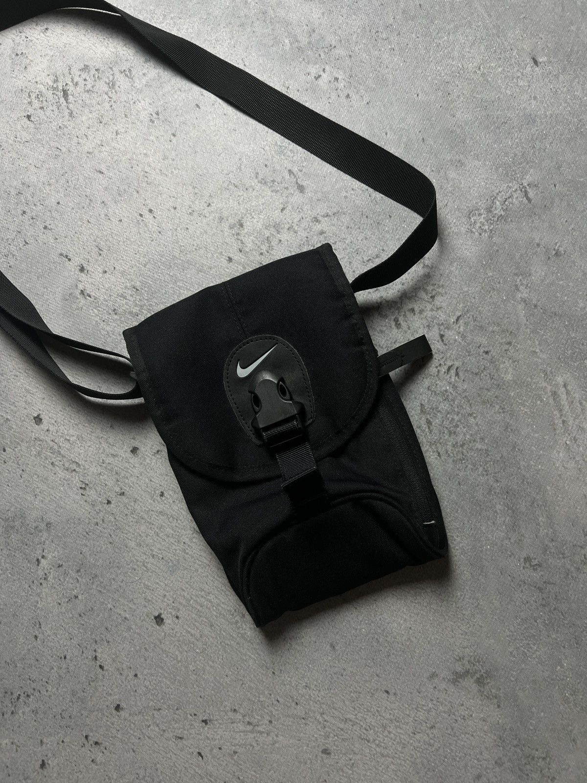Nike 🔥 Nike Swoosh mini Messenger y2k Cordura 90s central logo Size ONE SIZE - 12 Thumbnail