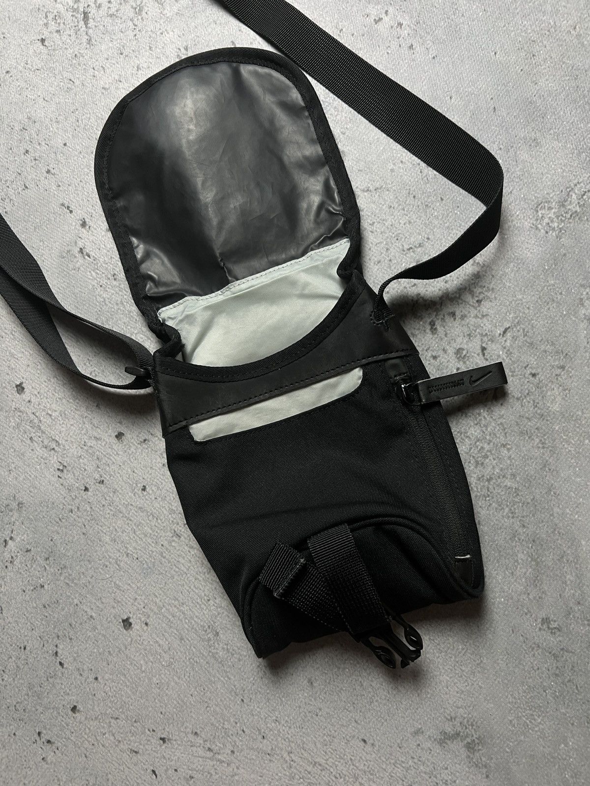 Nike 🔥 Nike Swoosh mini Messenger y2k Cordura 90s central logo Size ONE SIZE - 3 Thumbnail