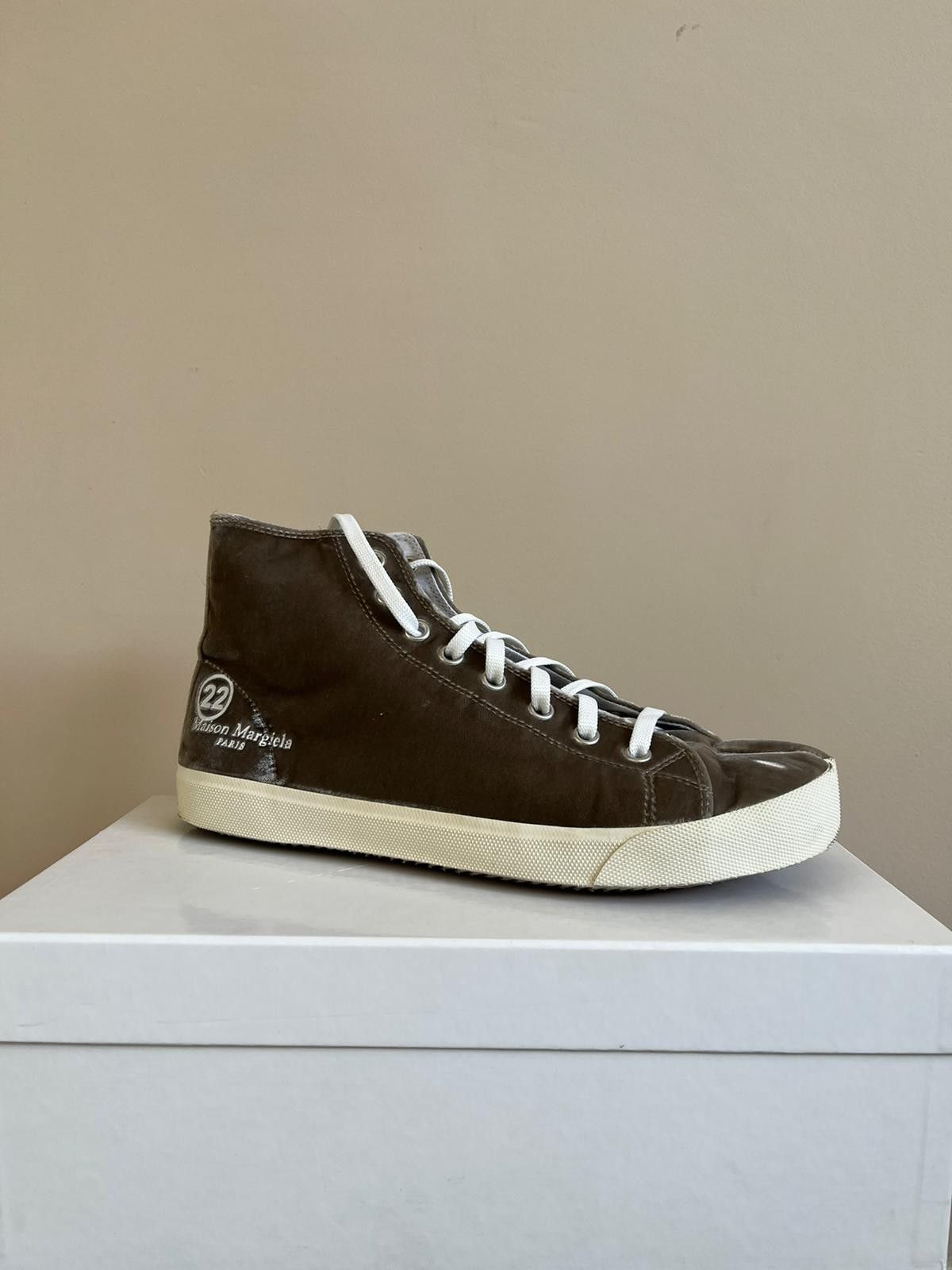 Maison Margiela Logo Mid Top Trainer in Khaki Brown Size US 11 / EU 44 - 1 Thumbnail