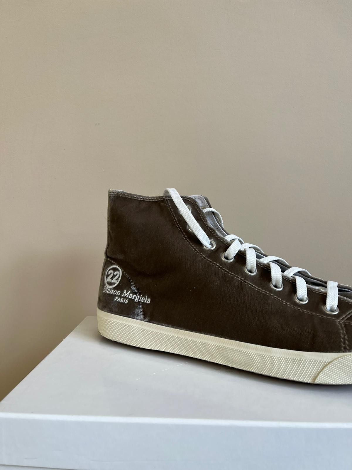 Maison Margiela Logo Mid Top Trainer in Khaki Brown Size US 11 / EU 44 - 2 Thumbnail