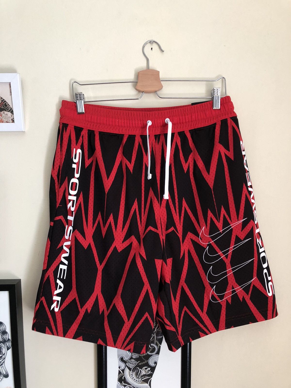 Nike Nike Sportswear mesh basket knee pattern shorts Size US 34 / EU 50 - 1 Thumbnail