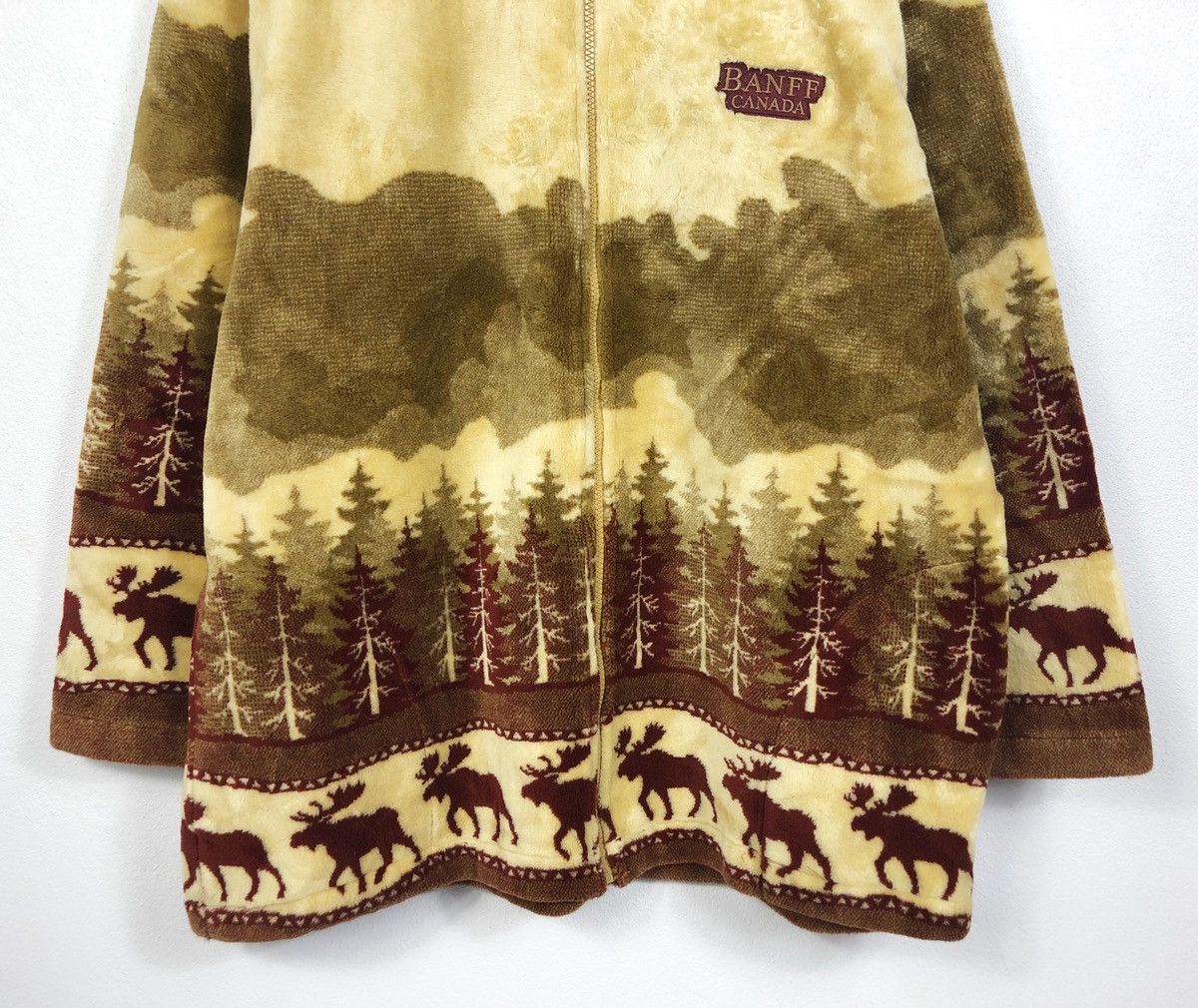 Vintage Rare Vintage Banff Canada Printed Fleece Jacket Nice Design Size US XL / EU 56 / 4 - 4 Thumbnail