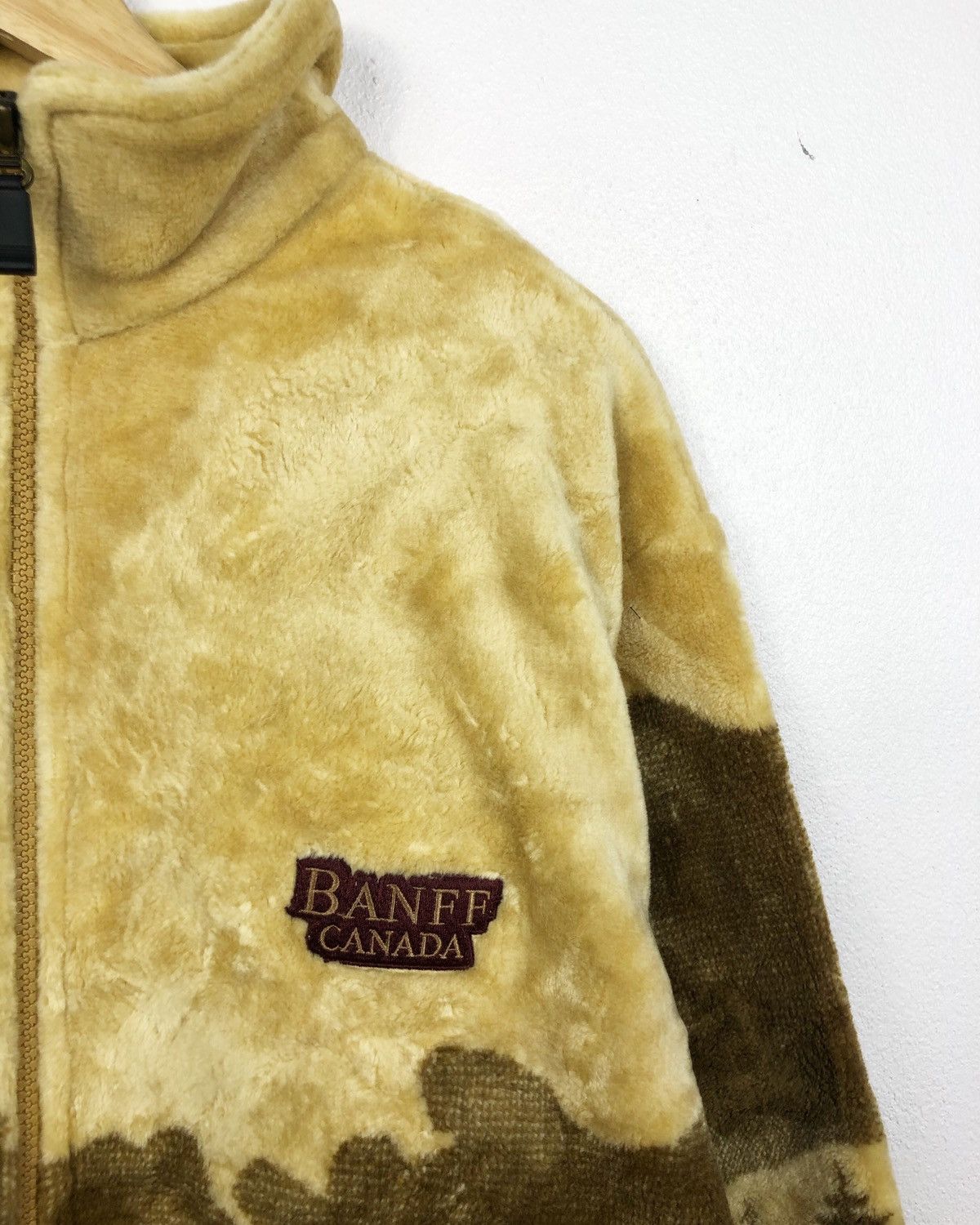 Vintage Rare Vintage Banff Canada Printed Fleece Jacket Nice Design Size US XL / EU 56 / 4 - 3 Thumbnail