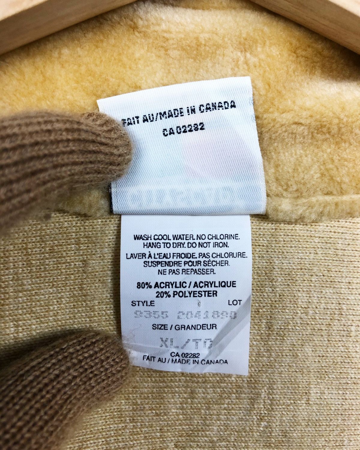 Vintage Rare Vintage Banff Canada Printed Fleece Jacket Nice Design Size US XL / EU 56 / 4 - 10 Thumbnail