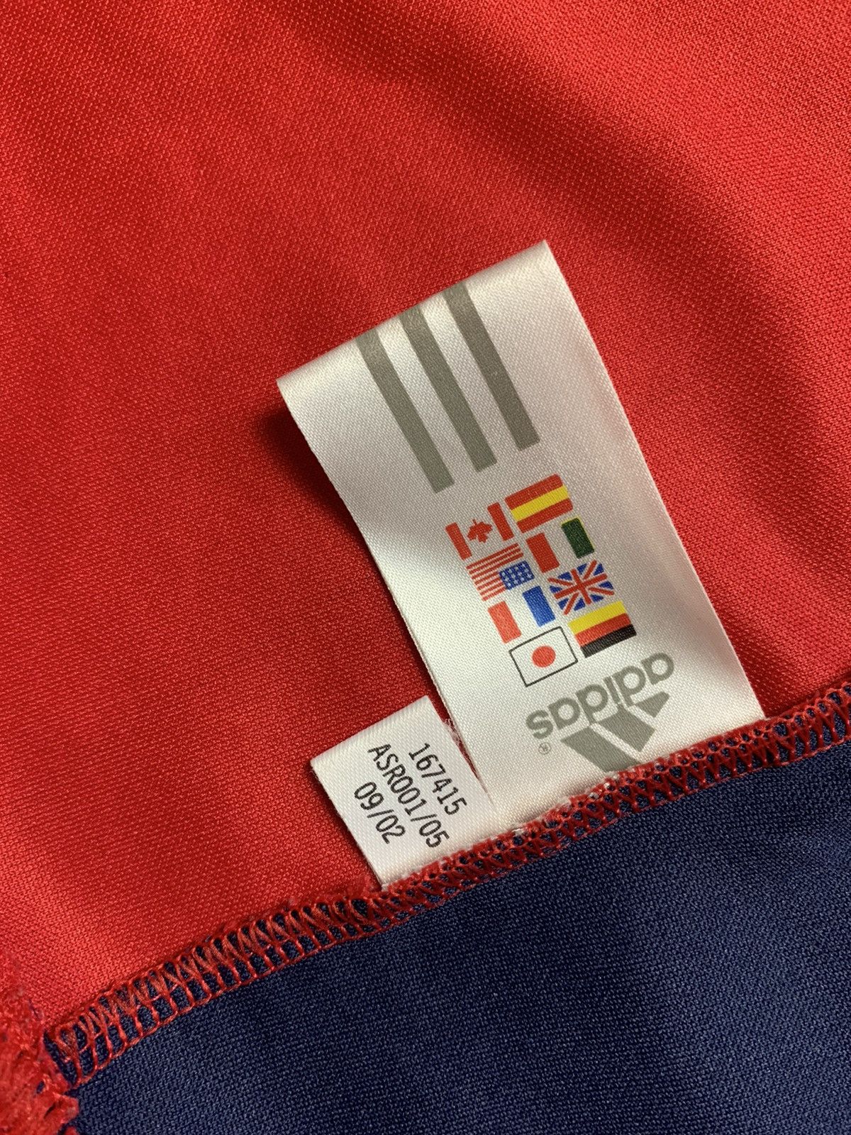 Adidas Vintage adidas soccer jersey Bayern Munich size M Size US M / EU 48-50 / 2 - 9 Thumbnail