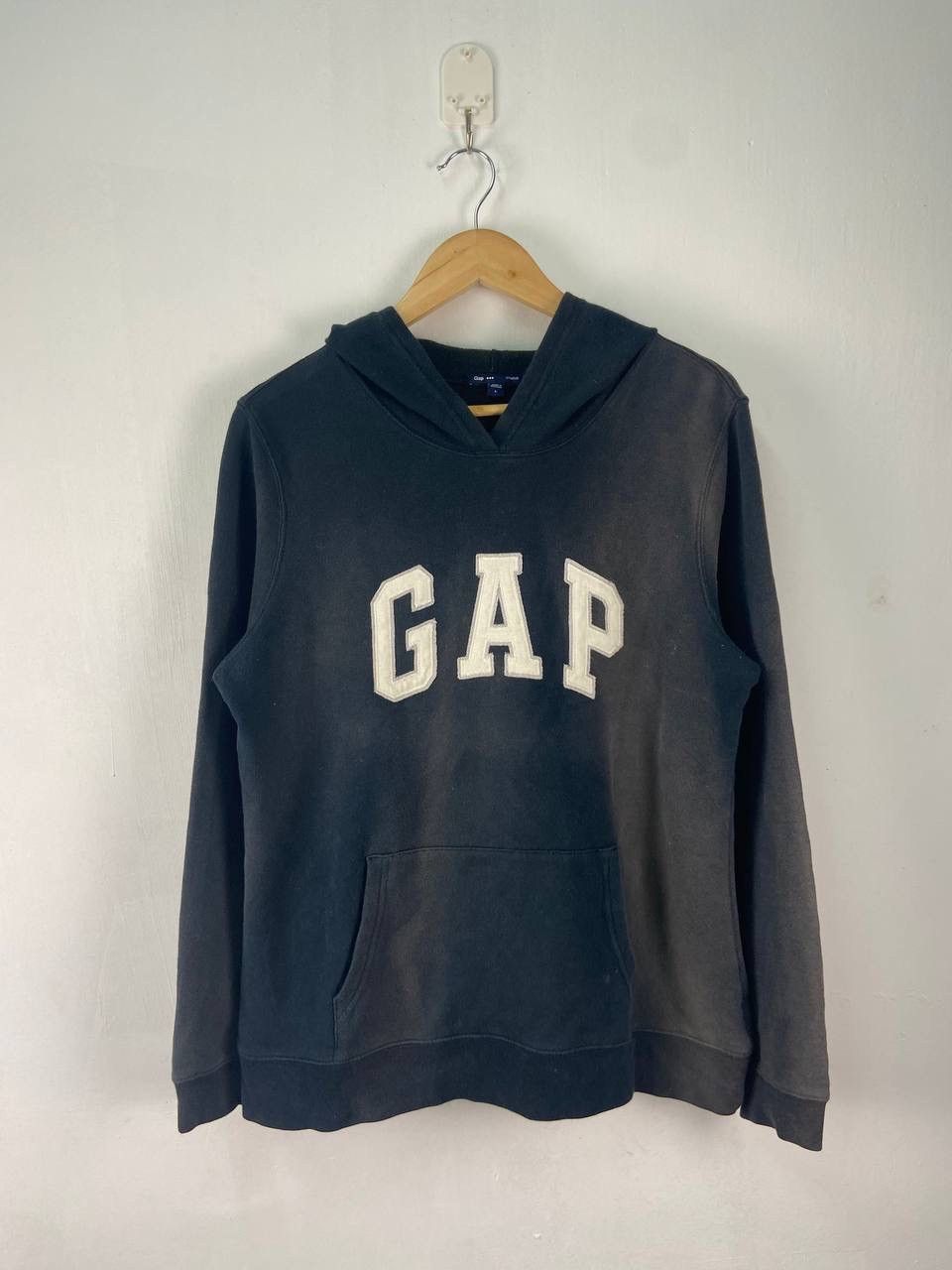 Gap Vintage Sunfaded Gap Pullover Hoodie Size US S / EU 44-46 / 1 - 1 Thumbnail