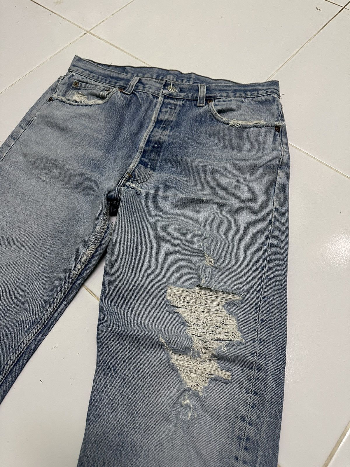 32x27 Vtg Levi’s 501 button 532 light washdenim jeans