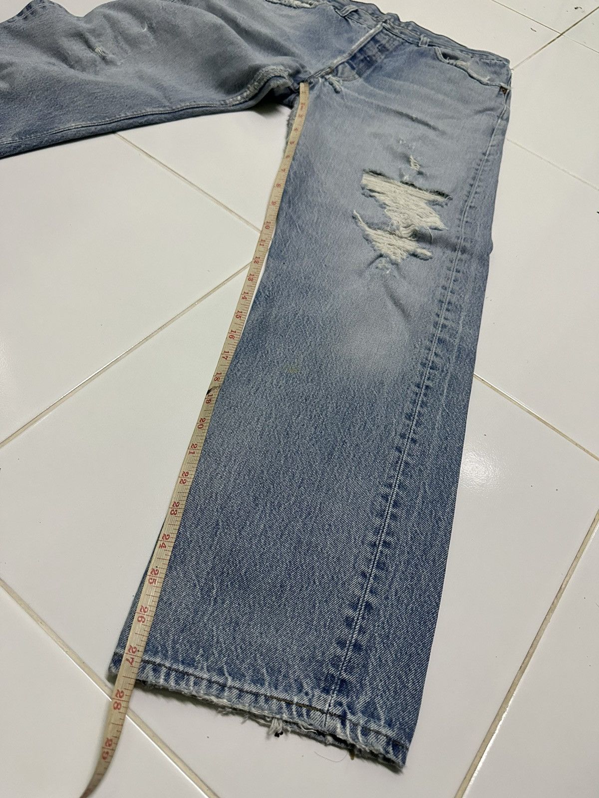32x27 Vtg Levi’s 501 button 532 light washdenim jeans