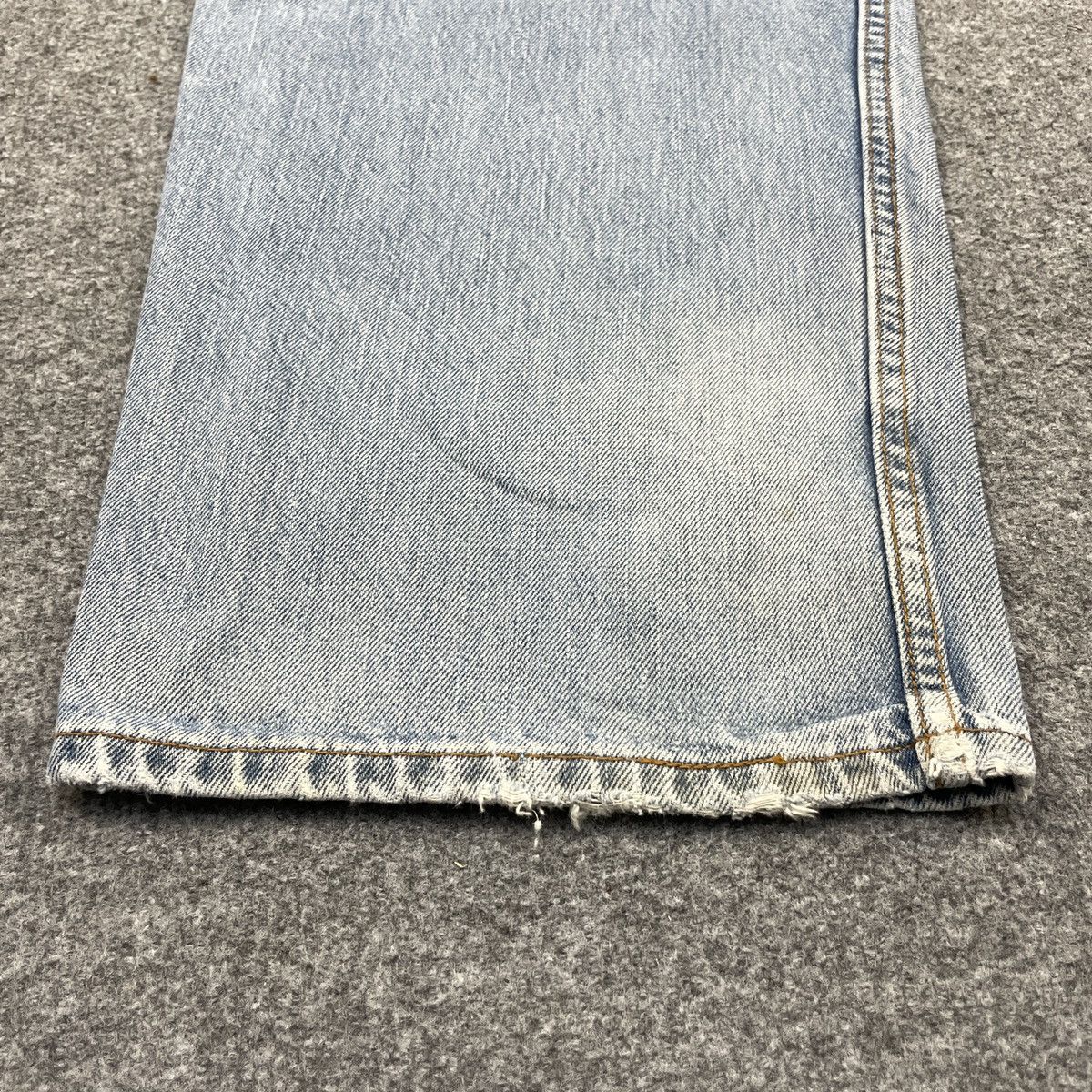Levi's × Vintage Vintage Levi's 550 light Blue Wash -wc164 Size US 44 / EU 60 - 11 Thumbnail