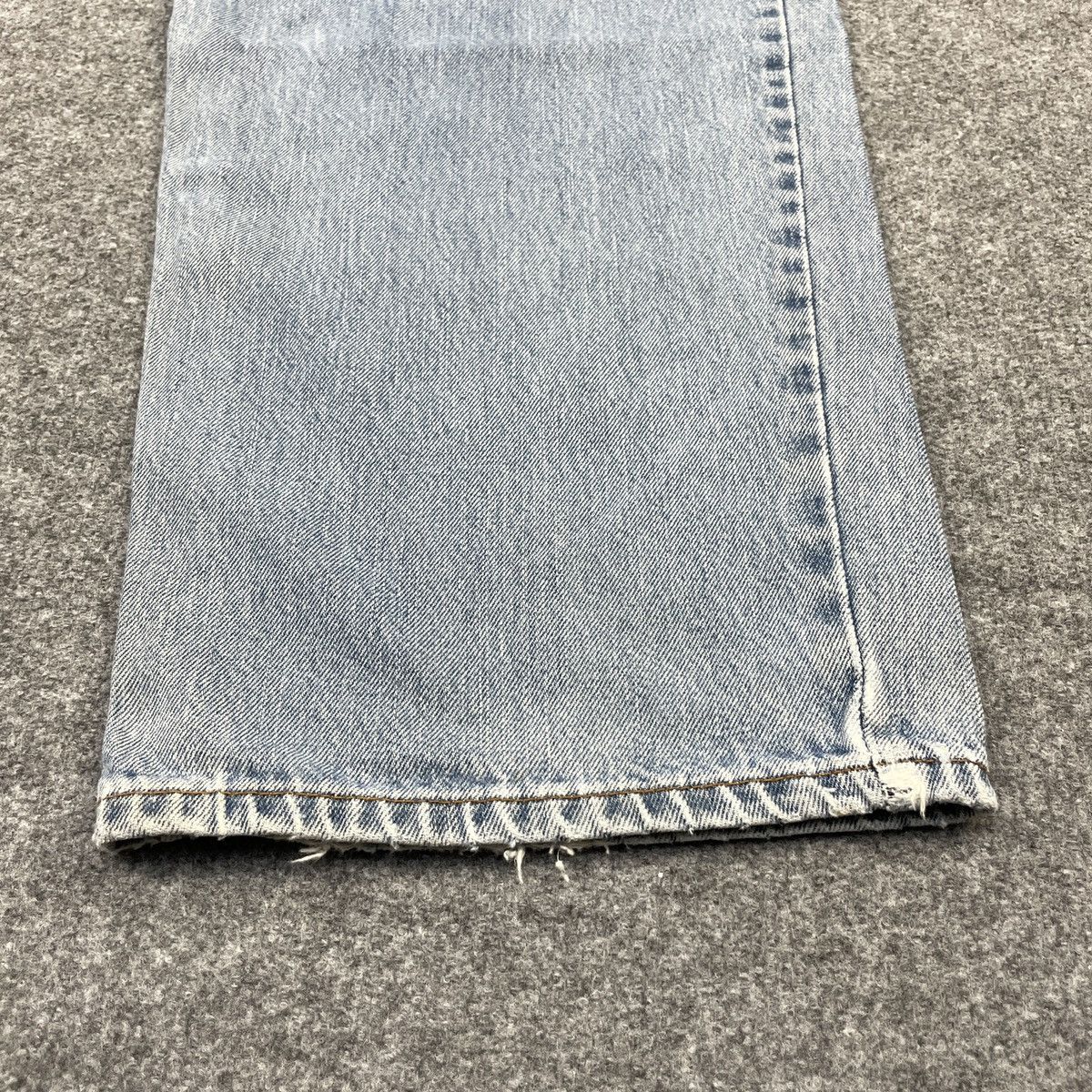 Levi's × Vintage Vintage Levi's 550 light Blue Wash -wc164 Size US 44 / EU 60 - 10 Thumbnail