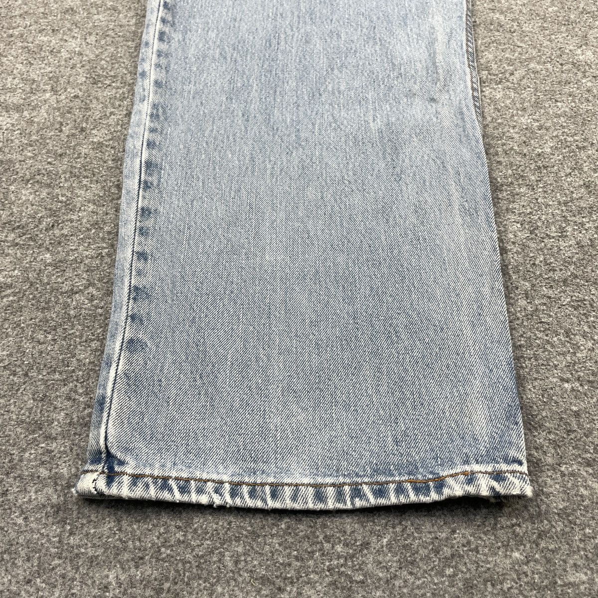 Levi's × Vintage Vintage Levi's 550 light Blue Wash -wc164 Size US 44 / EU 60 - 9 Thumbnail