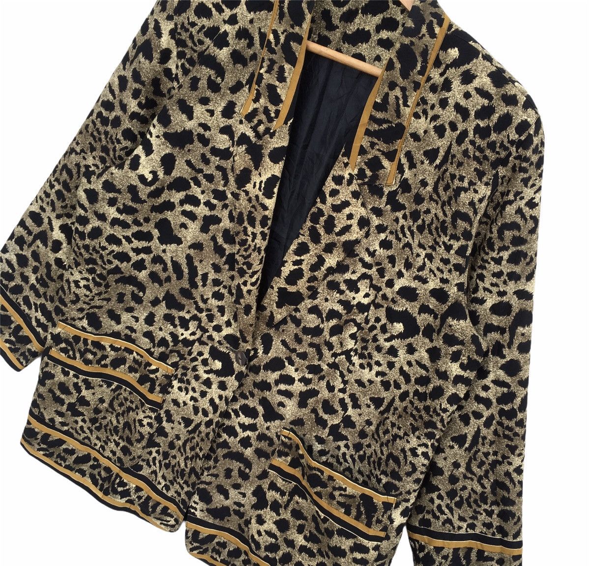 Japanese Brand Luxury💥Leopard Fullprint Blazer/Coat Inspired Chanel Size US L / EU 52-54 / 3 - 3 Thumbnail