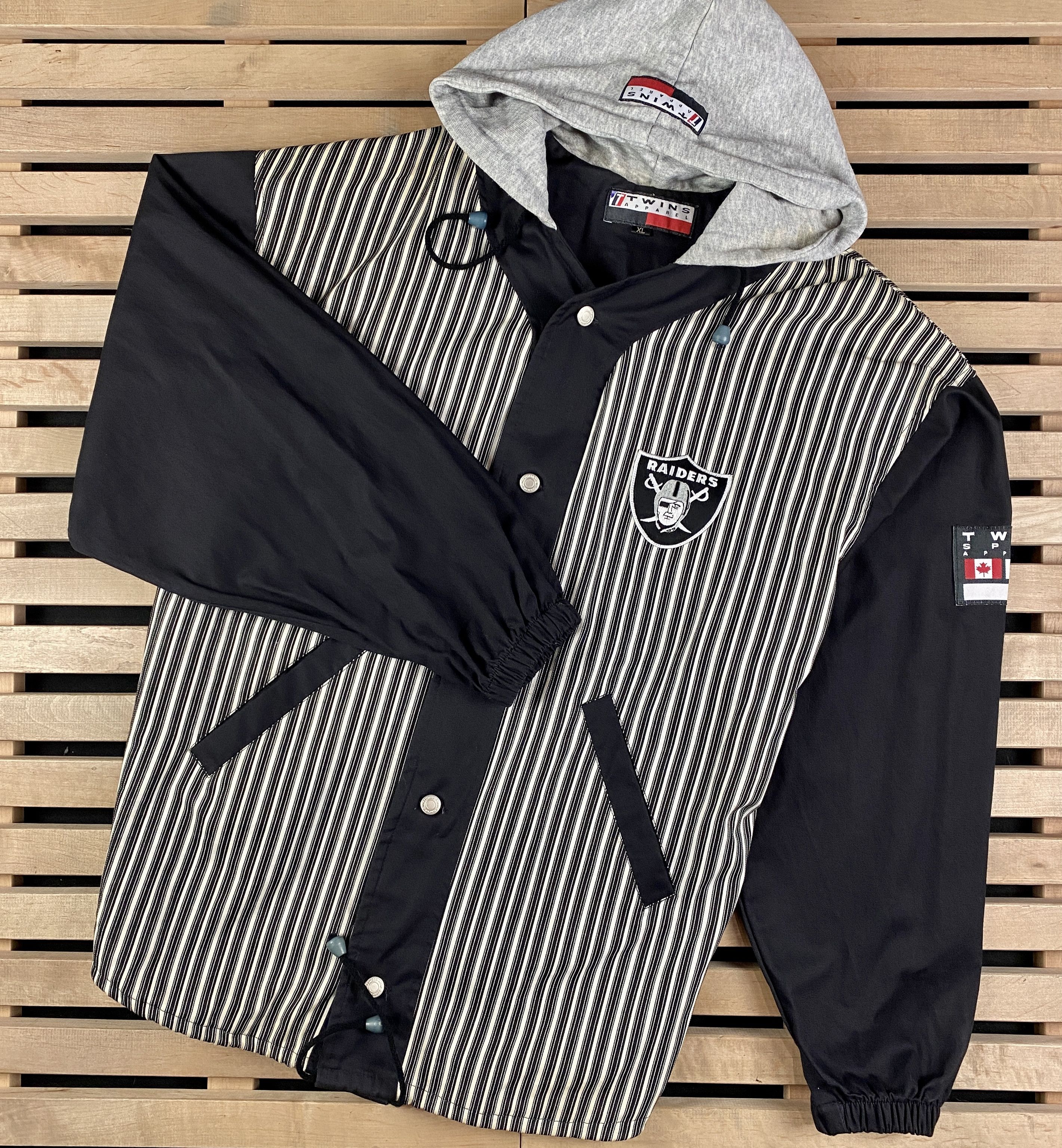 NFL × Vintage Men’s Hoodie Jacket Raiders Vintage Size XL Big Logo Back Size US XL / EU 56 / 4 - 1 Thumbnail