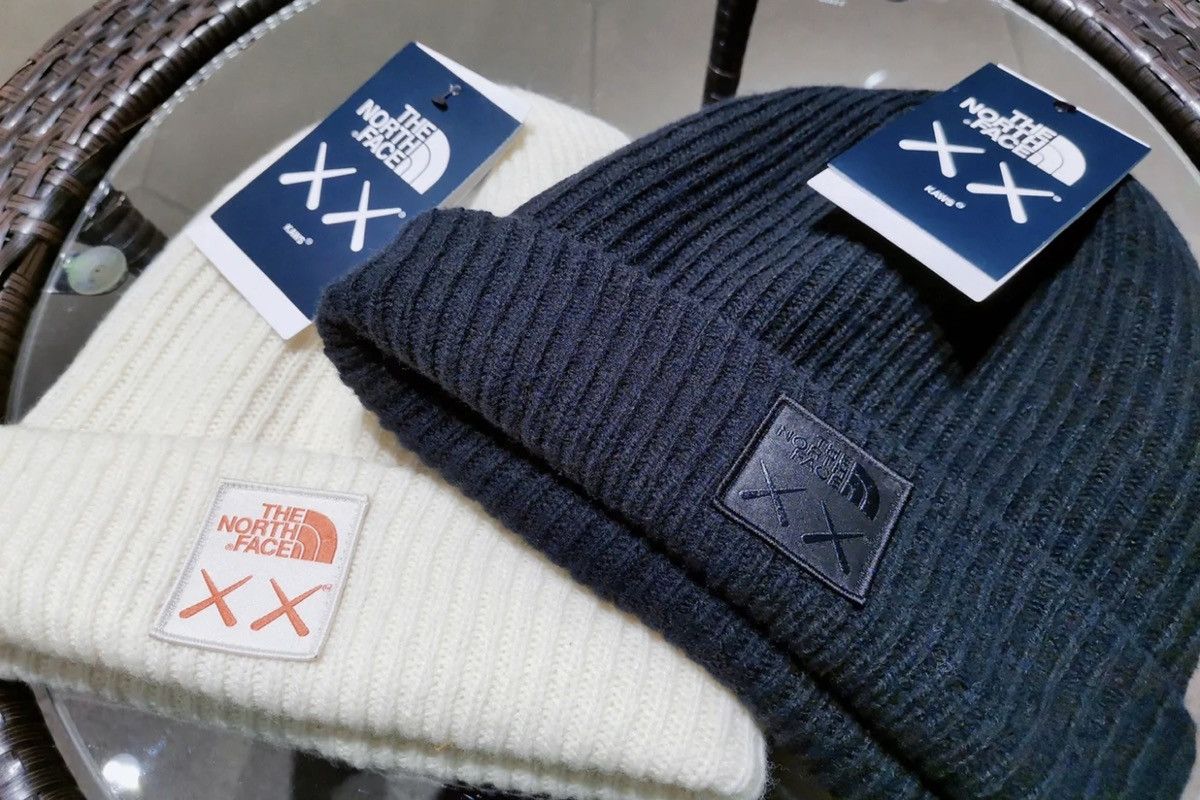 Kaws × The North Face Kaws x The North Face Beanie Size ONE SIZE - 10 Thumbnail