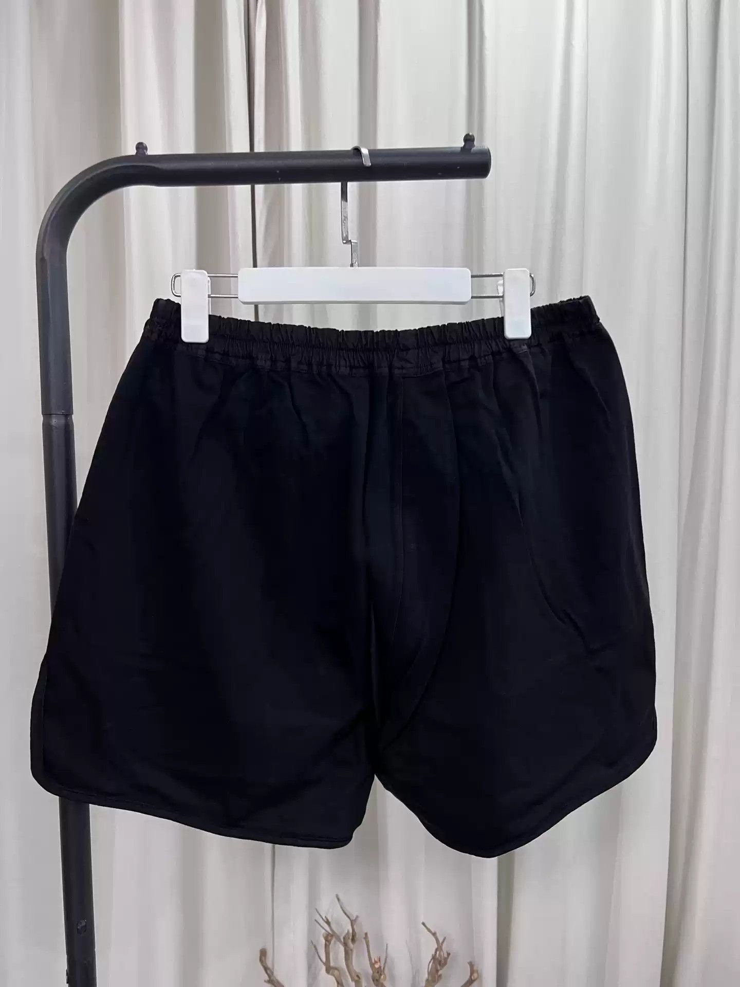 Rick Owens Rick Owens ro black split shorts Size US 30 / EU 46 - 1 Thumbnail