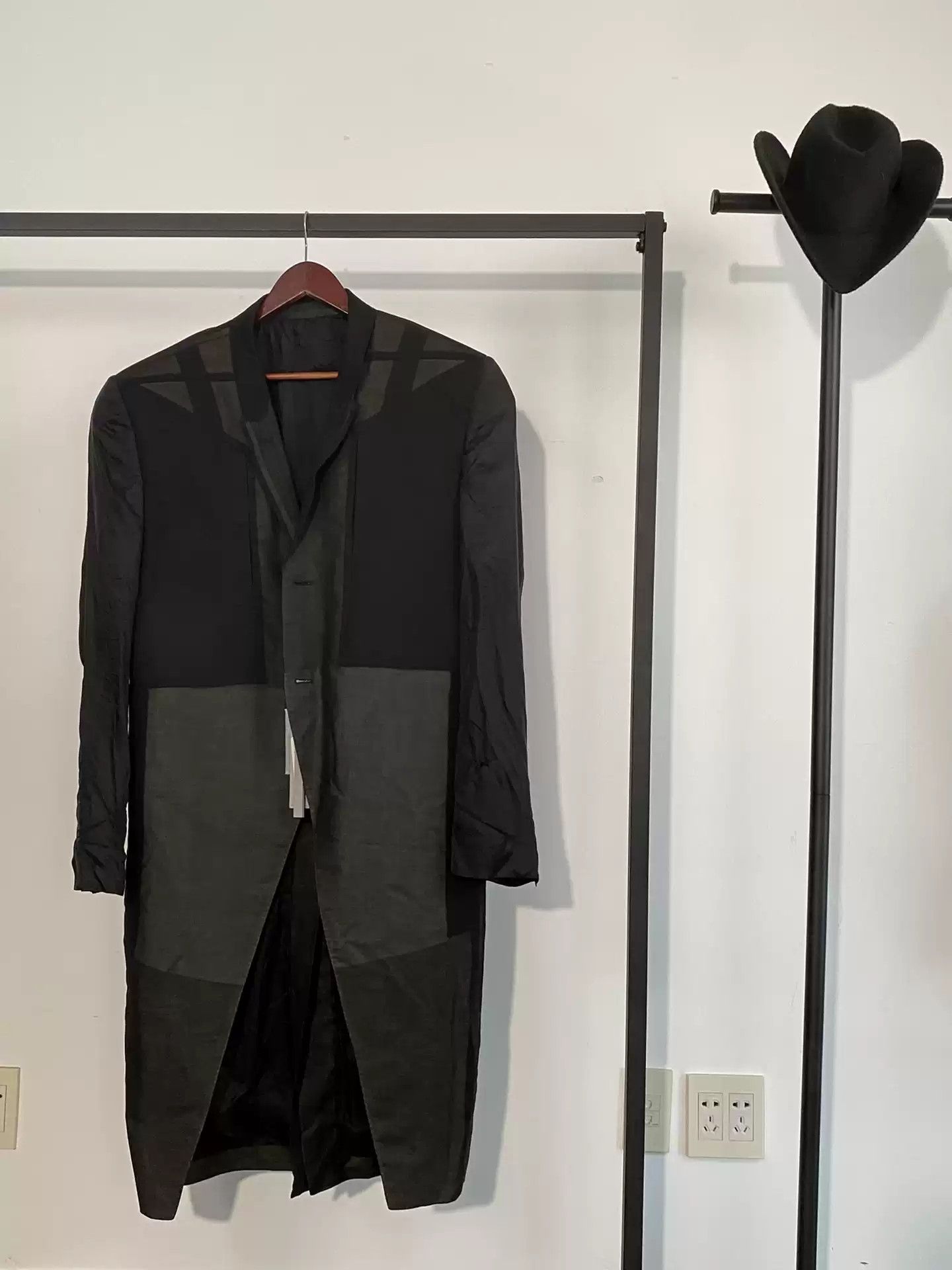 Rick Owens Rick Owens ro black shoulder pad coat Size US S / EU 44-46 / 1 - 1 Thumbnail